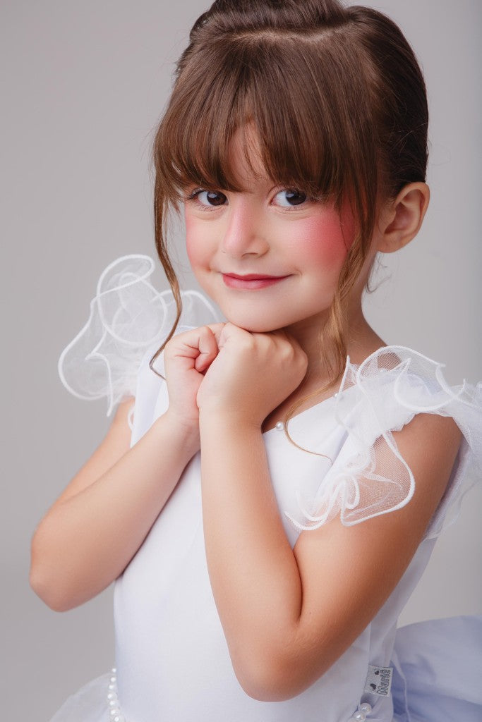 Vestido Longo Branco Amanda em Tule com Cinto de Pérolas