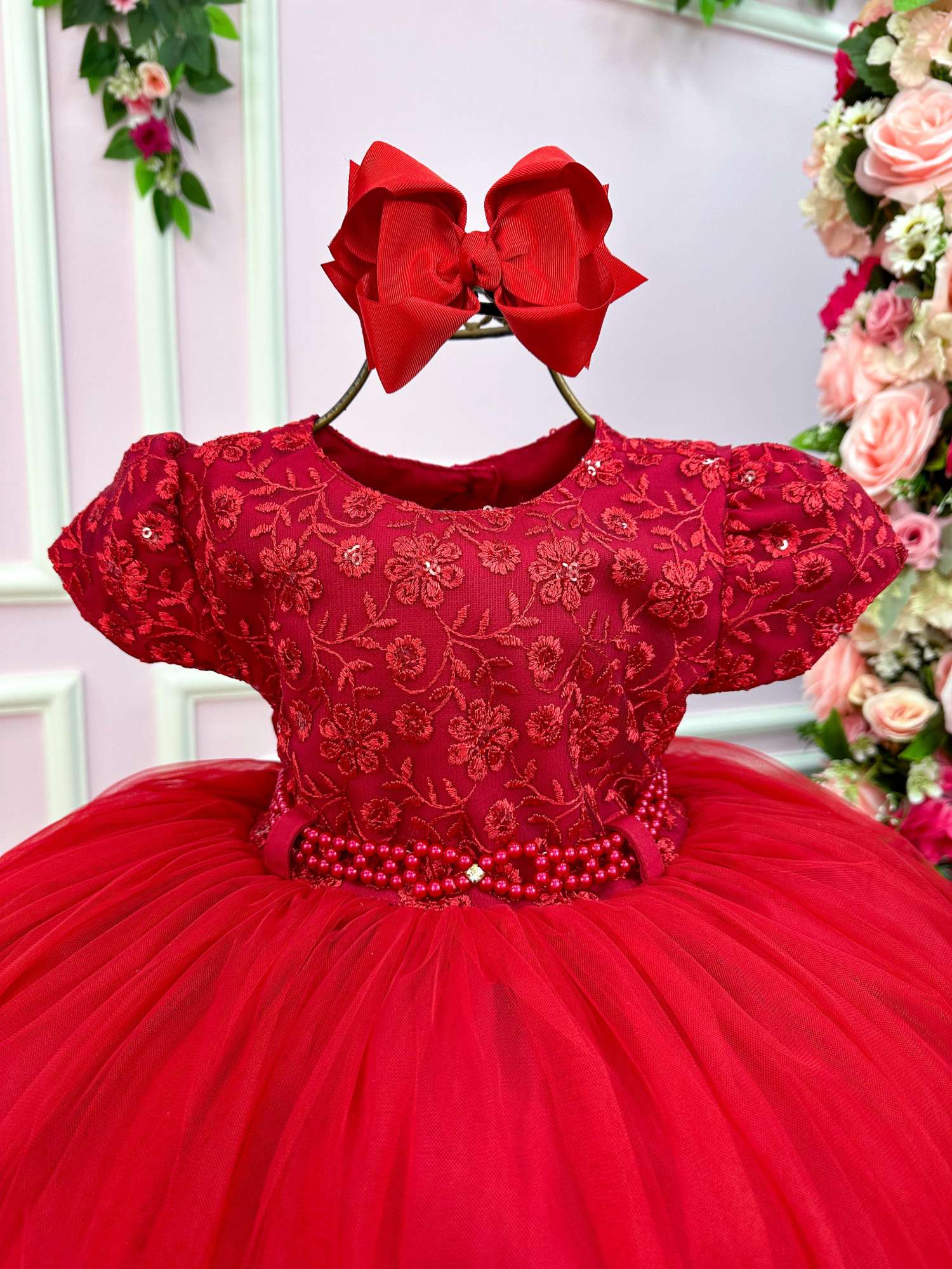 Vestido Infantil Vermelho em Tecido Tafeta com Laço e Forro Confortável