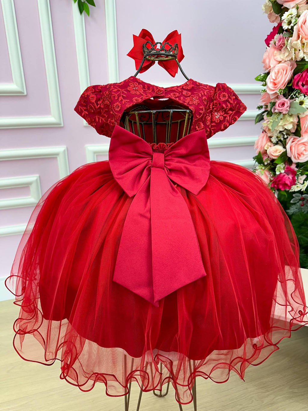 Vestido Infantil Vermelho em Tecido Tafeta com Laço e Forro Confortável