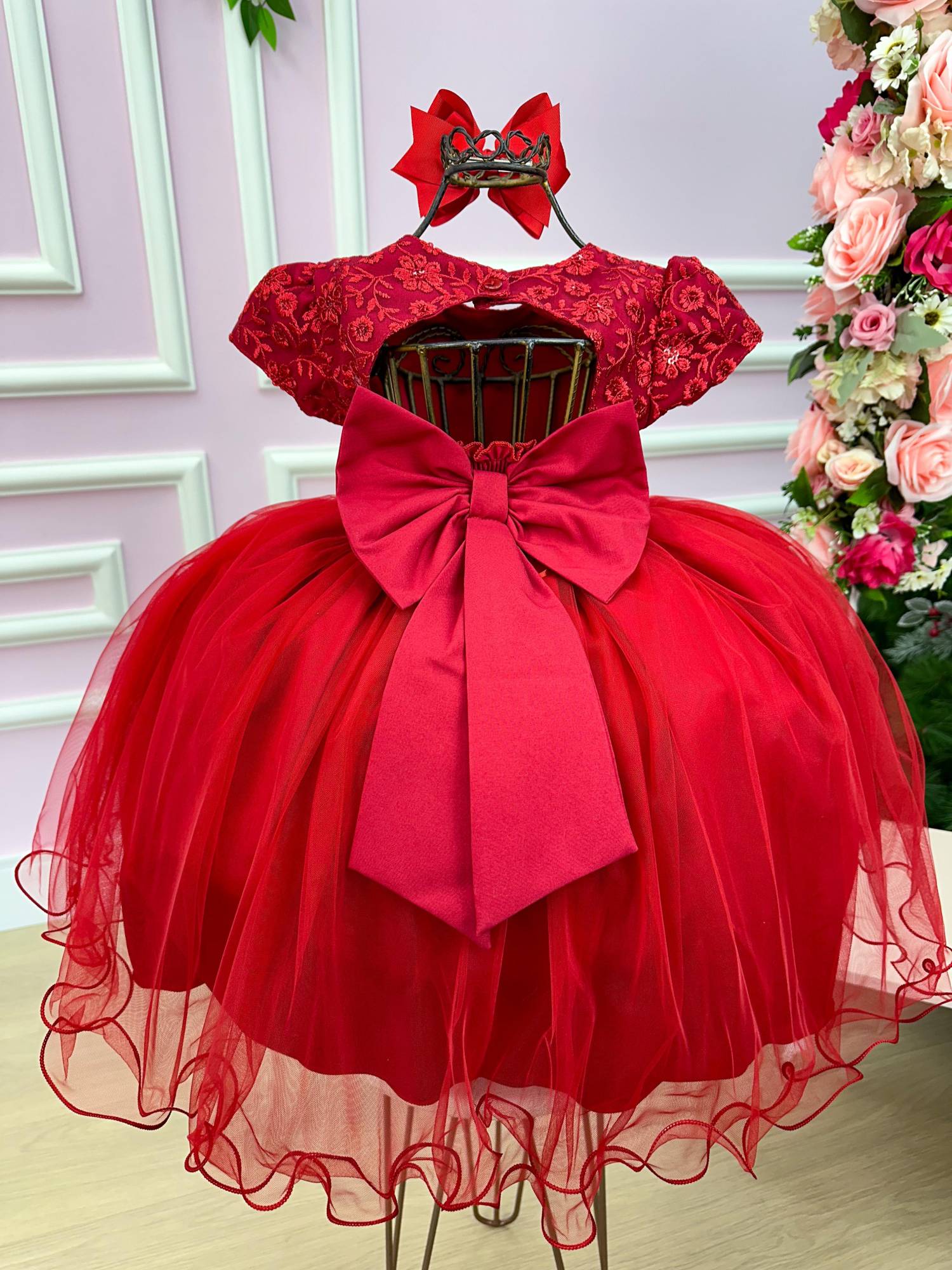 Vestido Infantil Vermelho em Tecido Tafeta com Laço e Forro Confortável
