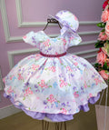 Vestido Lilás com Flores e Borboletas e Chapéu para Meninas