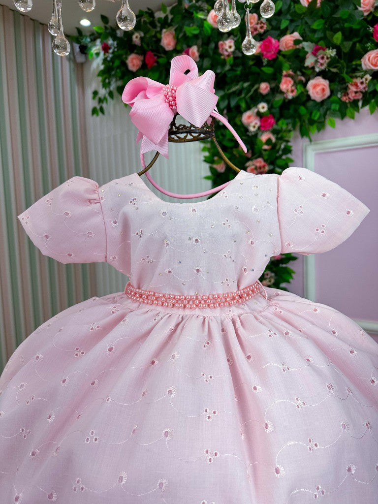 Vestido Rosa Bebê em Tecido Lese com Laço e Gola Redonda