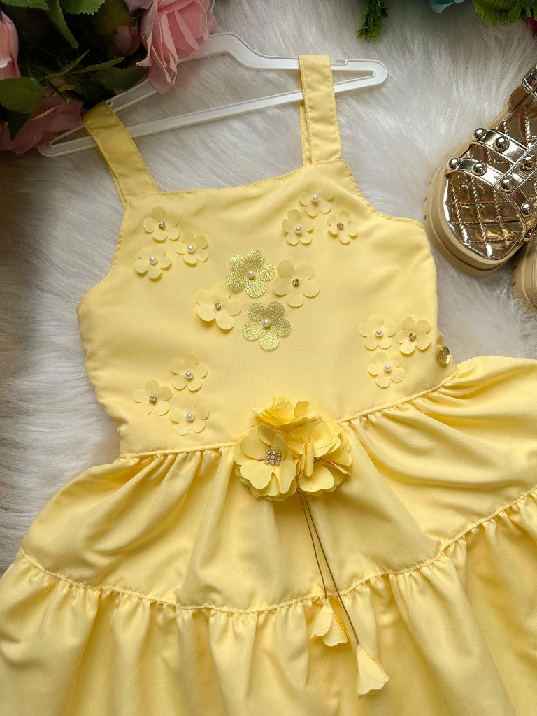 Vestido Amarelo Infantil em Tecido 100% Poliéster com Laço