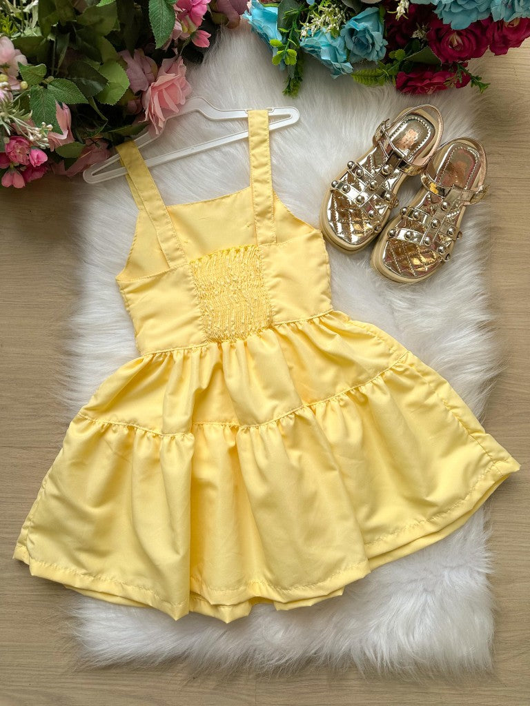 Vestido Amarelo Infantil em Tecido 100% Poliéster com Laço