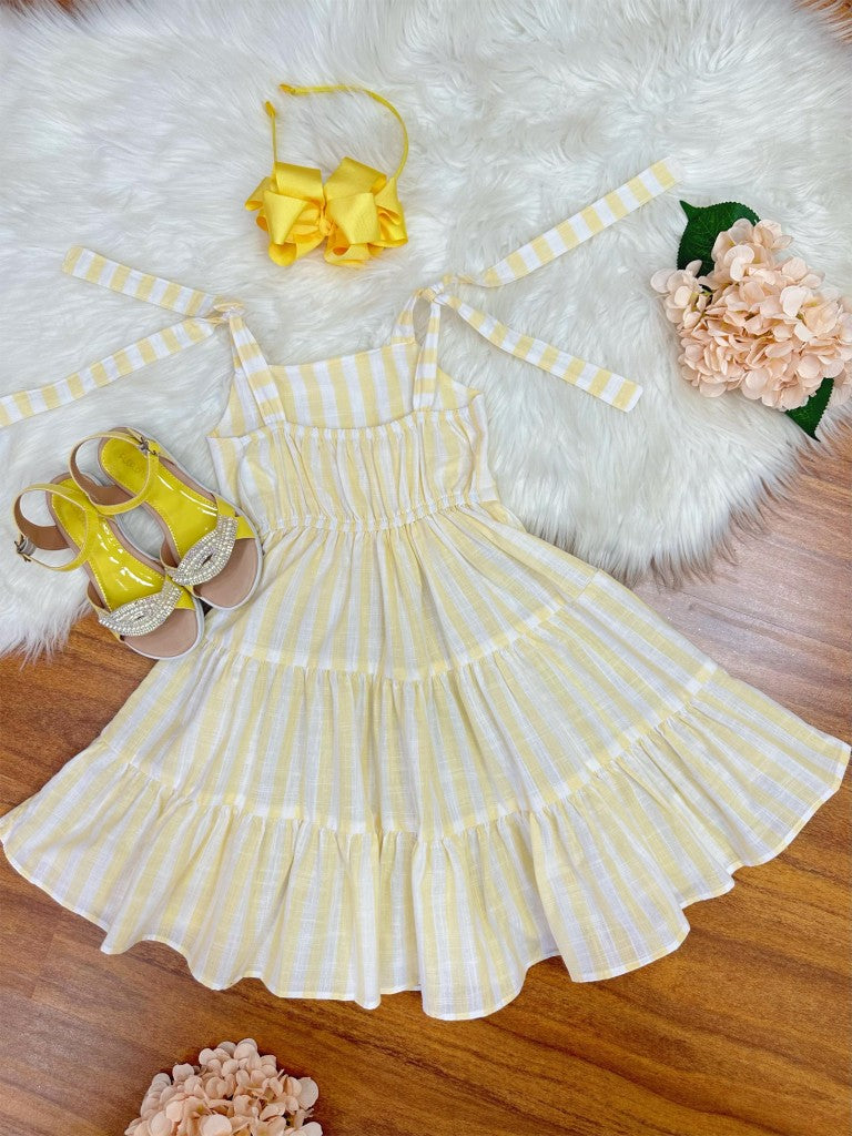 Vestido Infantil Amarelo de Alça em Algodão com Listras Brancas