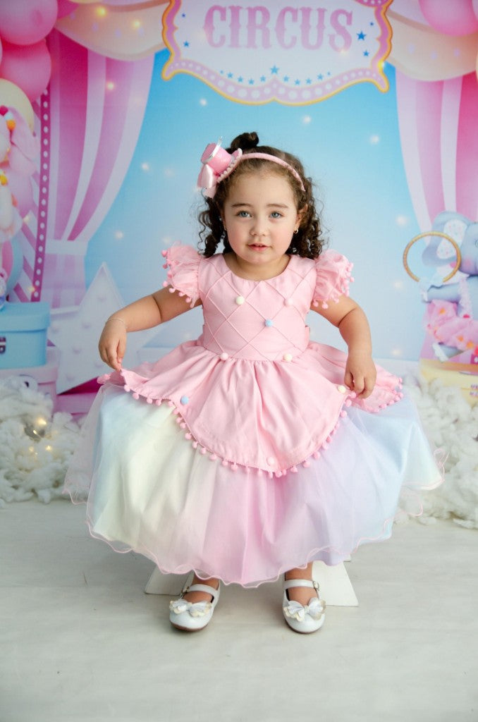 Vestido Infantil Rosa Com Estampa de Circo para Festas Coloridas