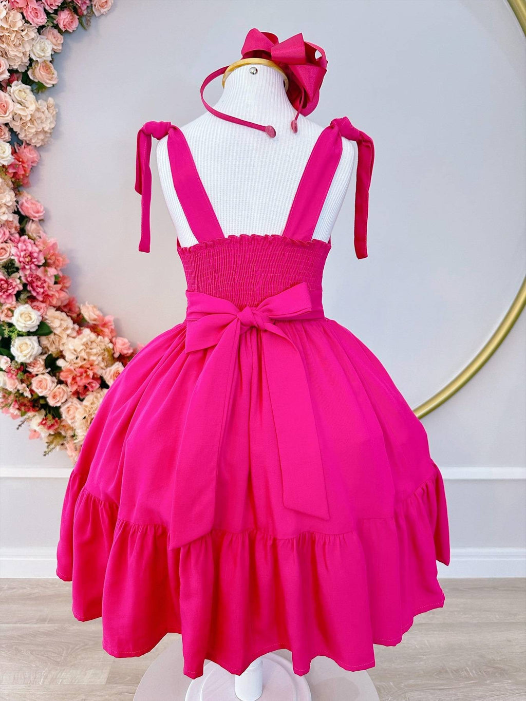 Vestido Infantil Rosa de Alça com Busto Bordado para Primavera e Verão