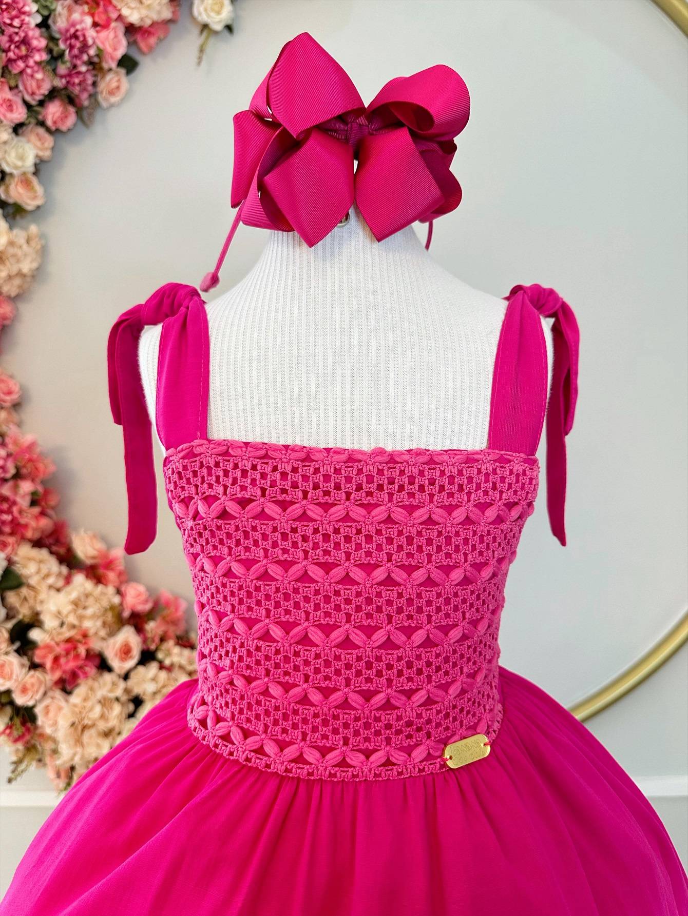 Vestido Infantil Rosa de Alça com Busto Bordado para Primavera e Verão