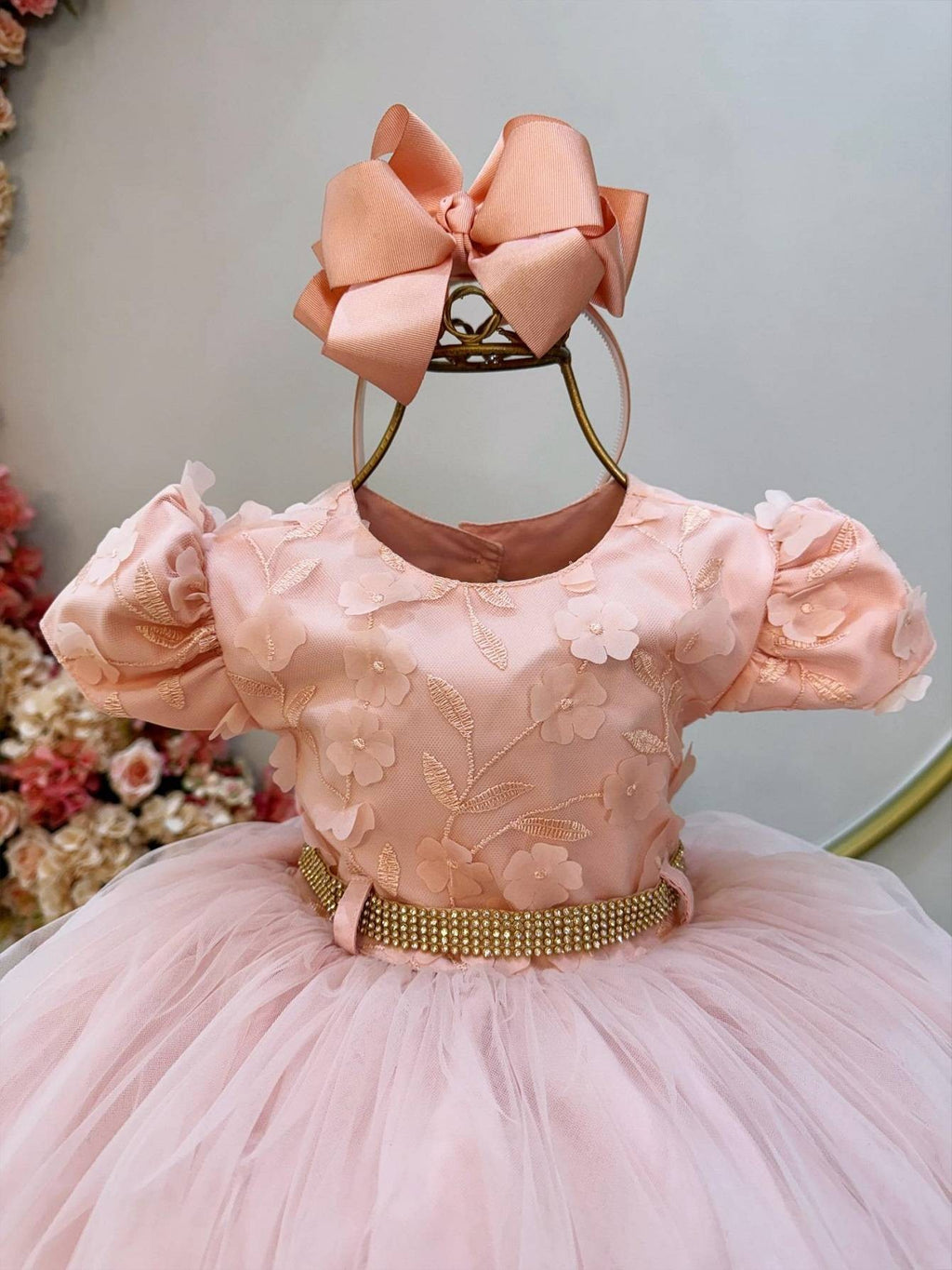 Vestido Infantil Salmão com Bordado e Apliques de Flores e Pérolas