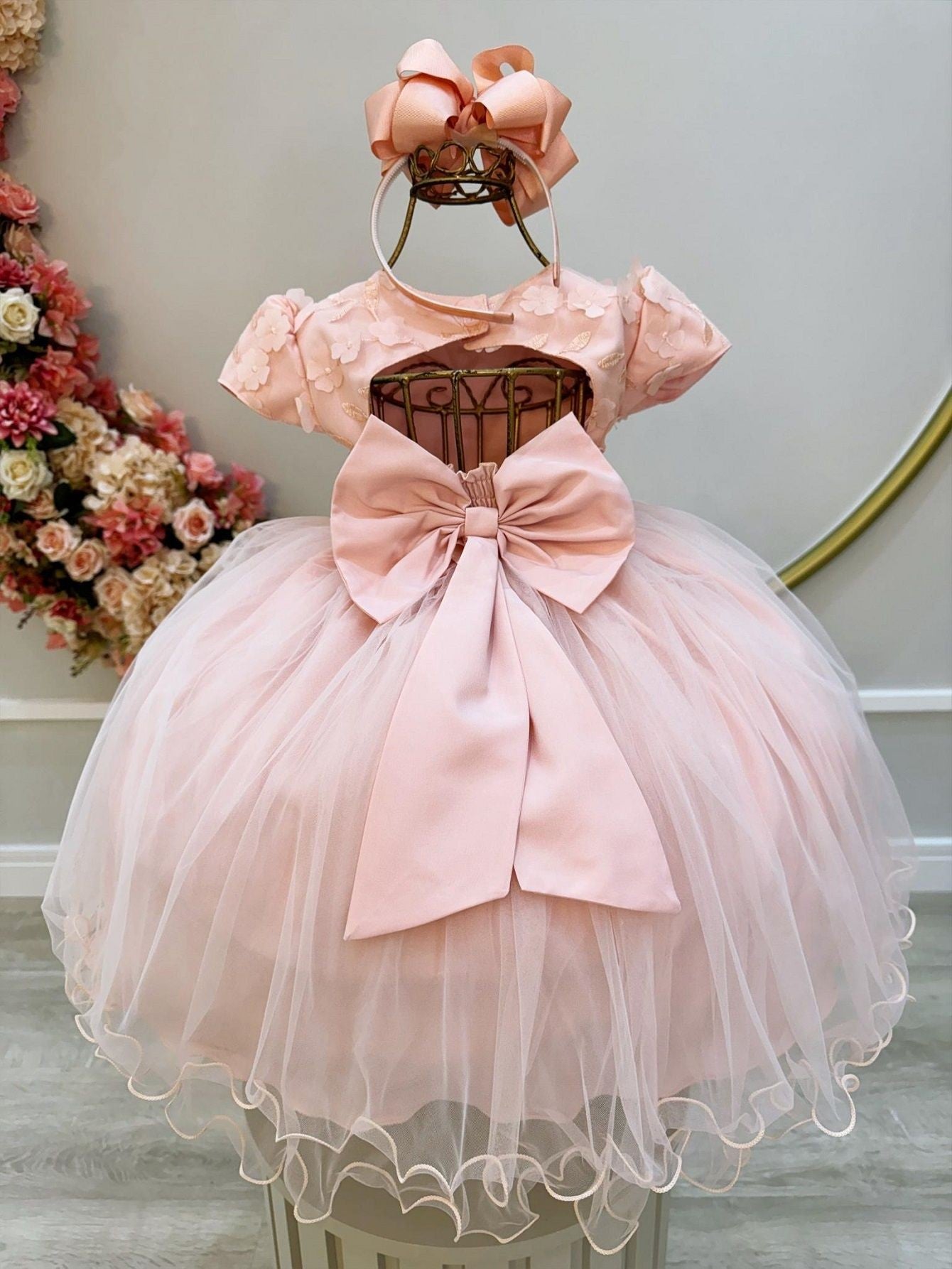 Vestido Infantil Salmão com Bordado e Apliques de Flores e Pérolas