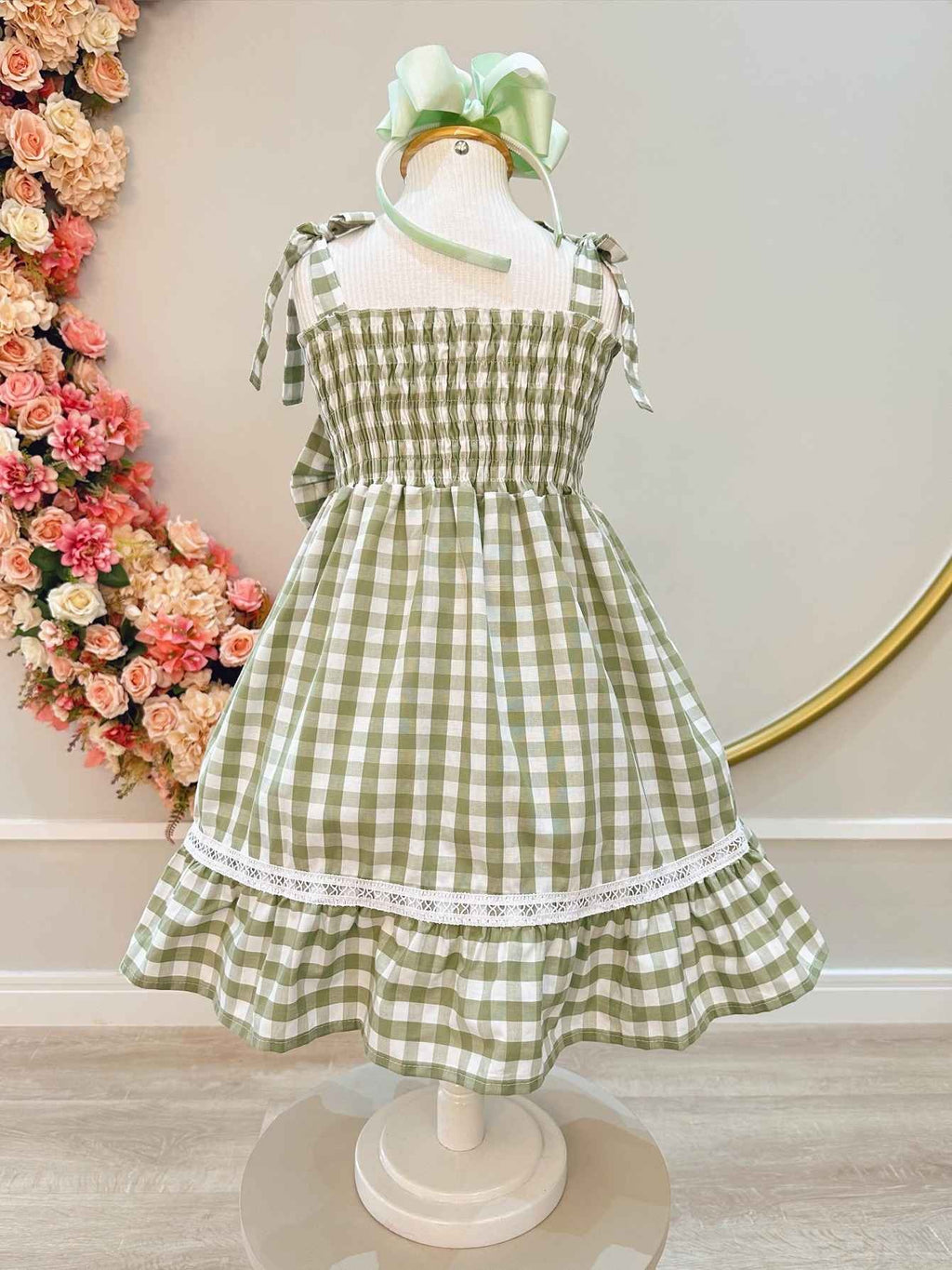 Vestido Infantil Xadrez Verde Claro com Broche para Uso Casual