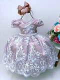 Vestido Infantil Nude com Renda Branca e Cinto de Pérolas