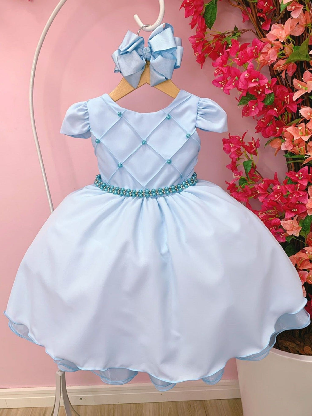 Vestido Infantil Azul Bebê com Peito Nervurado e Cinto de Pérolas