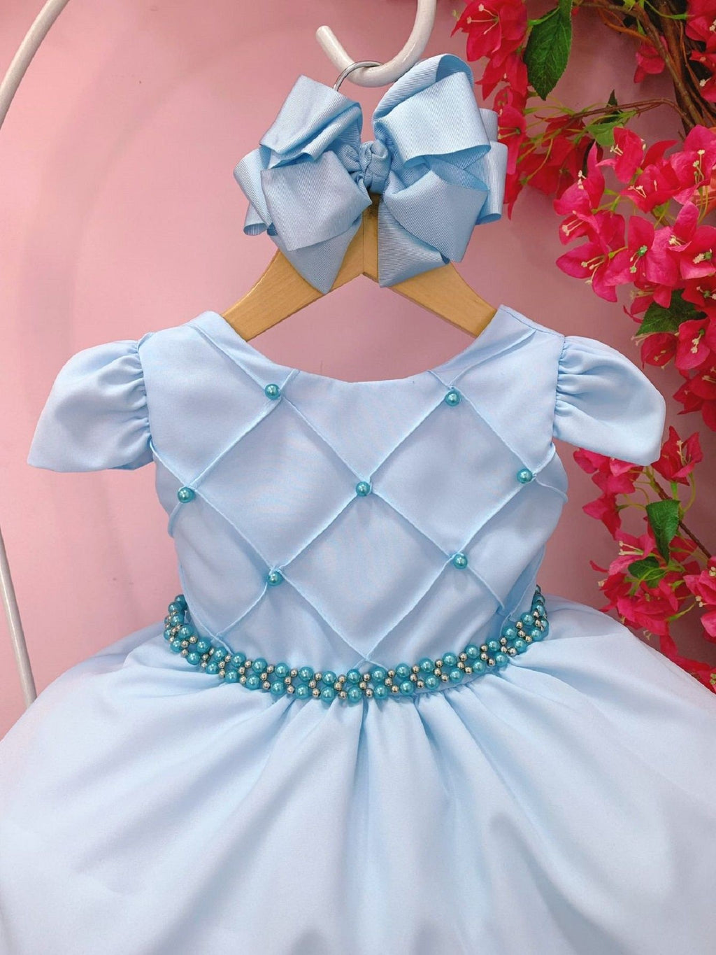 Vestido Infantil Azul Bebê com Peito Nervurado e Cinto de Pérolas