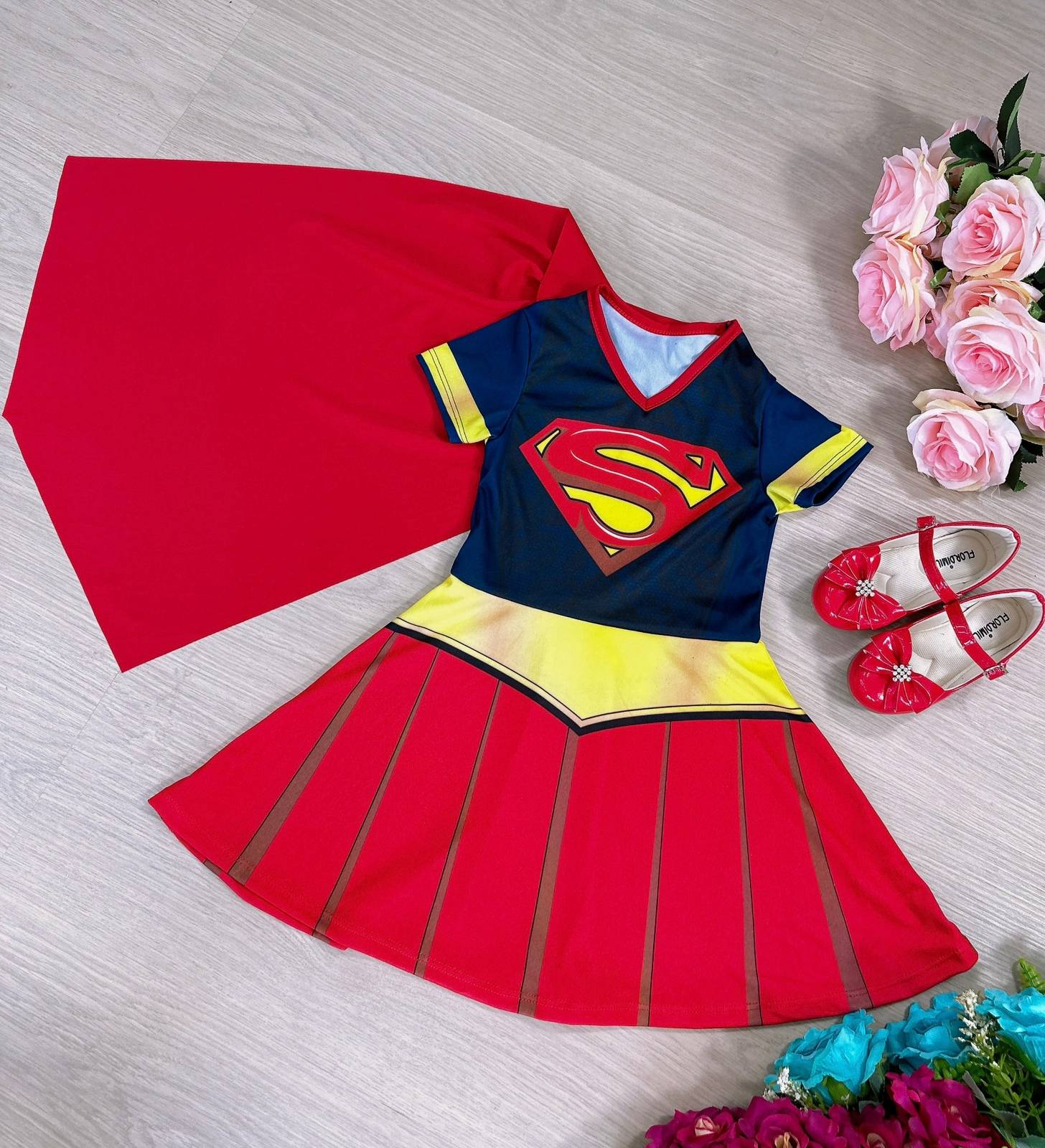 Fantasia Temática Super Girls com Tecido 100% Poliéster
