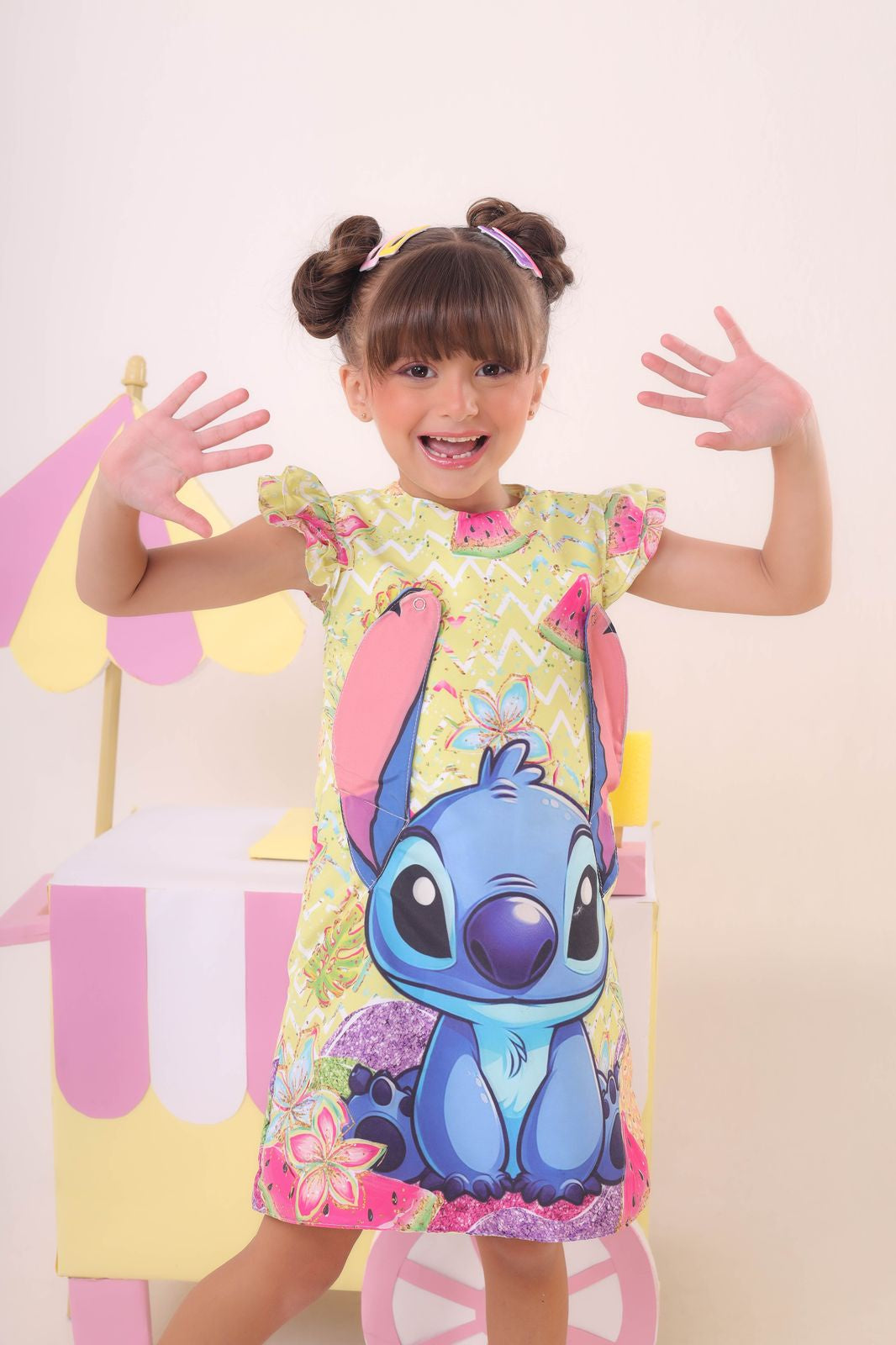 Vestido Infantil Trapézio Amarelo com Orelhinhas do Stitch e Laço de Cabelo