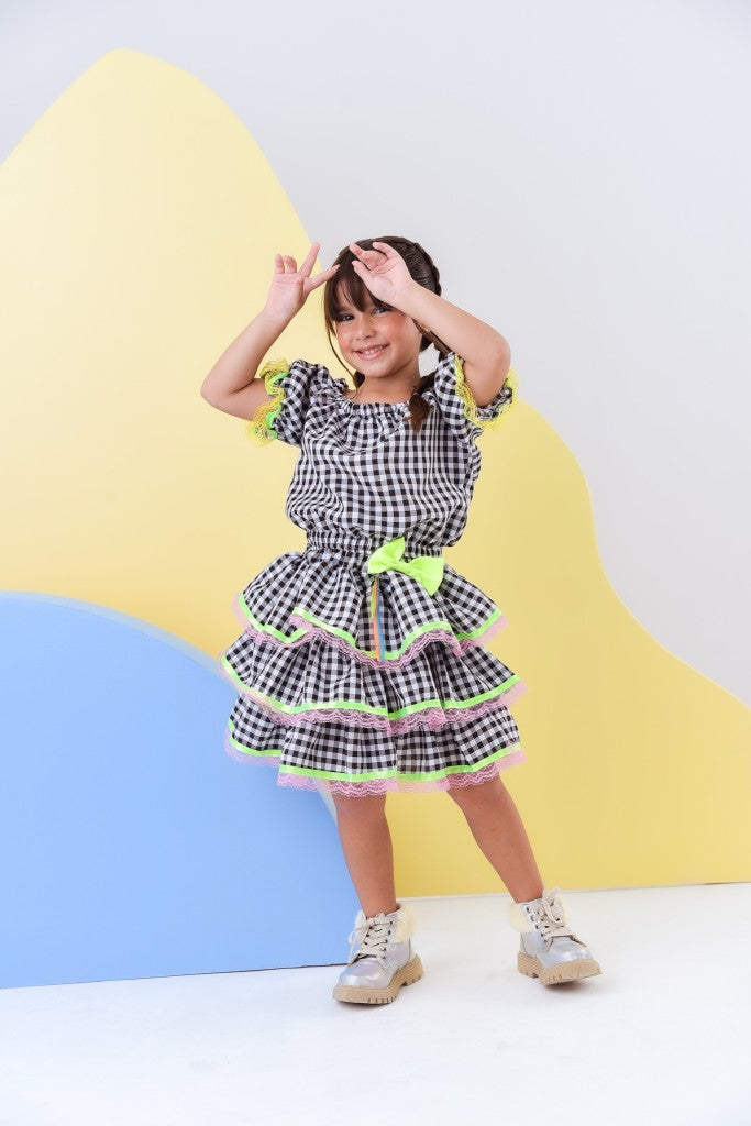 Conjunto Cropped Luxo Preto Xadrez Com Saia Para Meninas