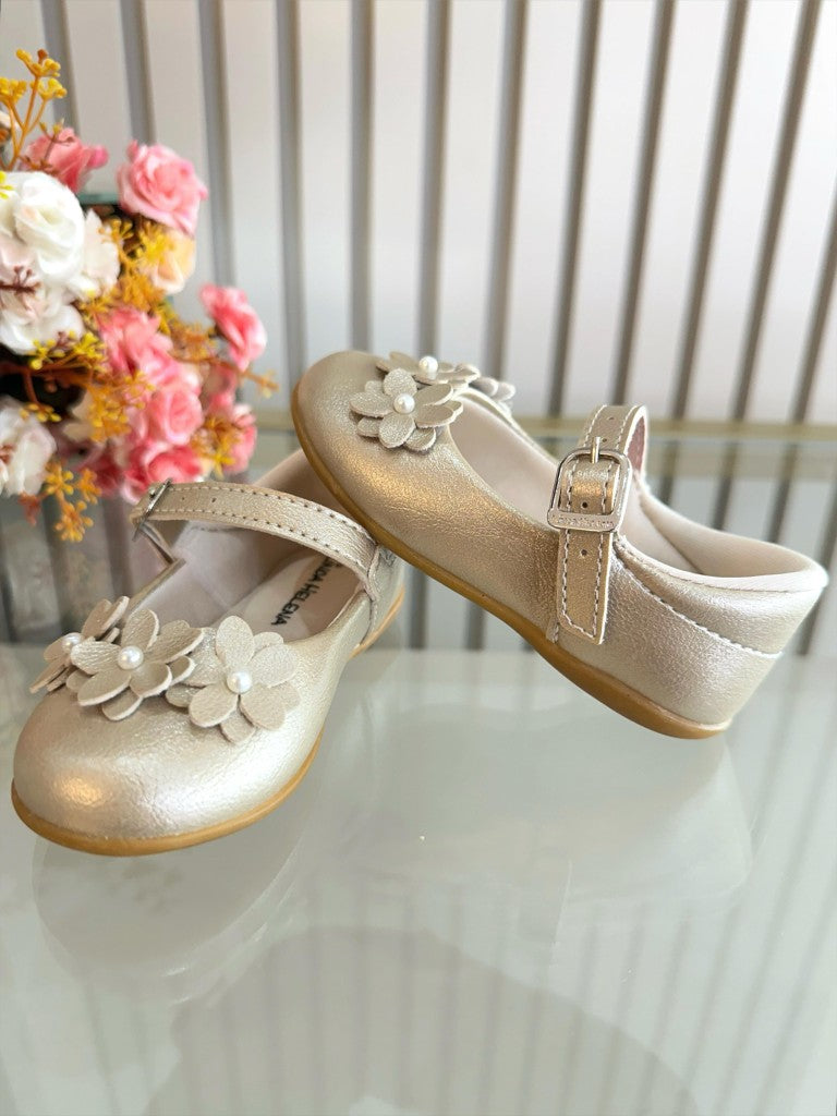 Sapatinho Dourado Verniz para Bebê com Aplique de Florzinhas para Festas