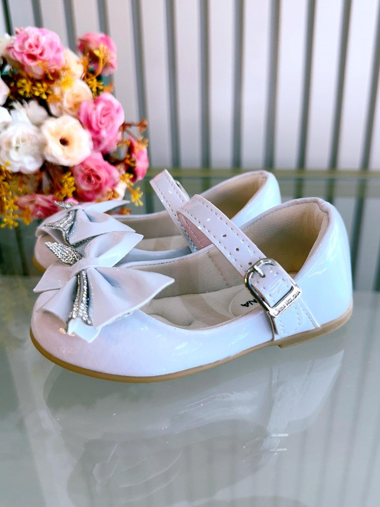 Sapatinho Branco com Aplique de Lacinho e Strass Luxo para Festas