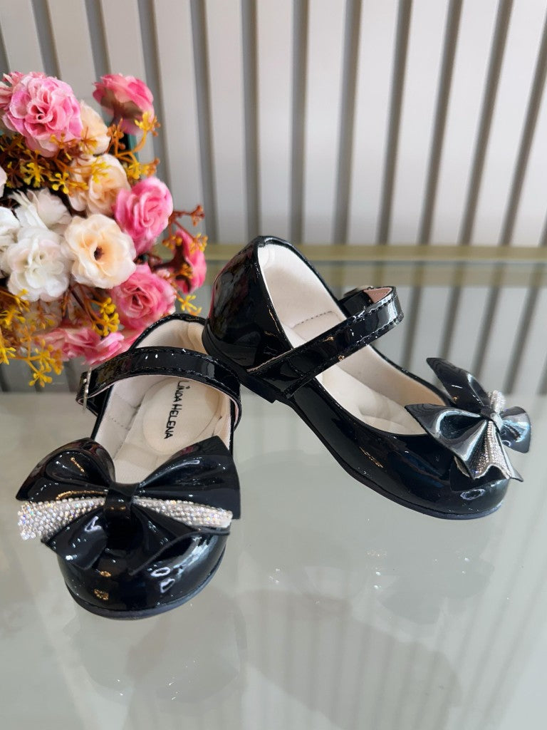 Sapatinho Preto de Verniz com Aplique de Lacinho e Strass Luxo