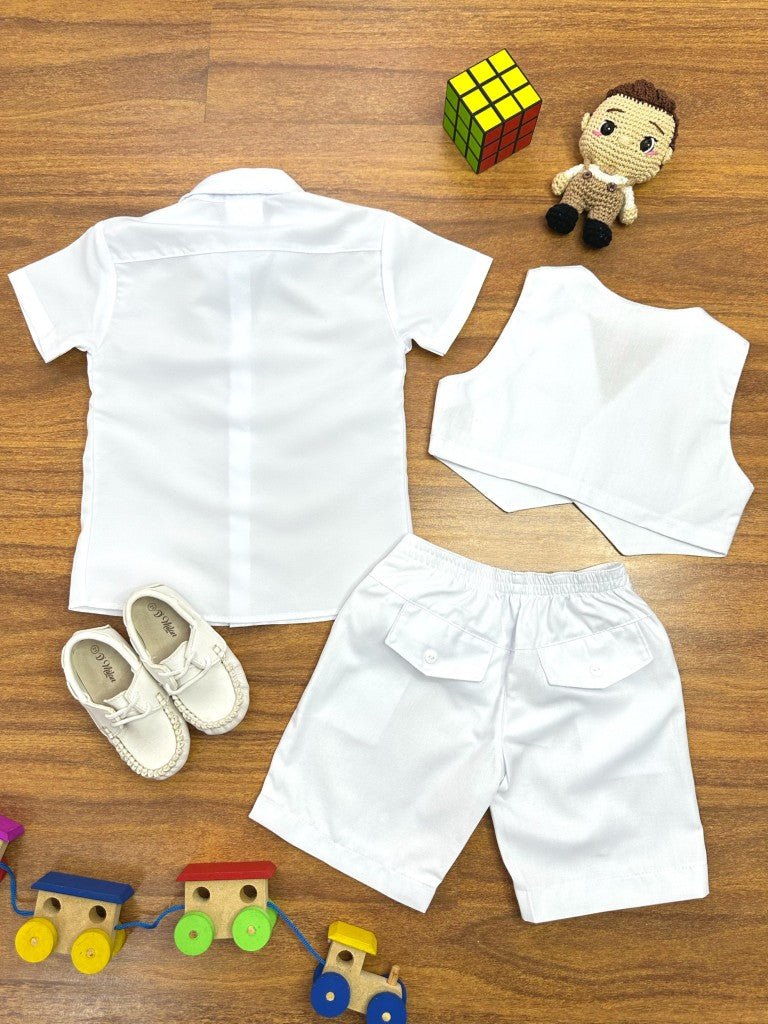 Conjunto Social Branco com Short, Camisa, Colete, Gravata e Suspensório