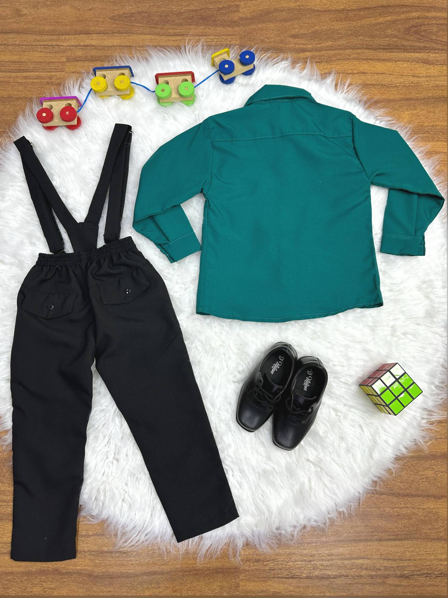 Conjunto Social Verde Escuro com Camisa, Calça, Gravata e Suspensório