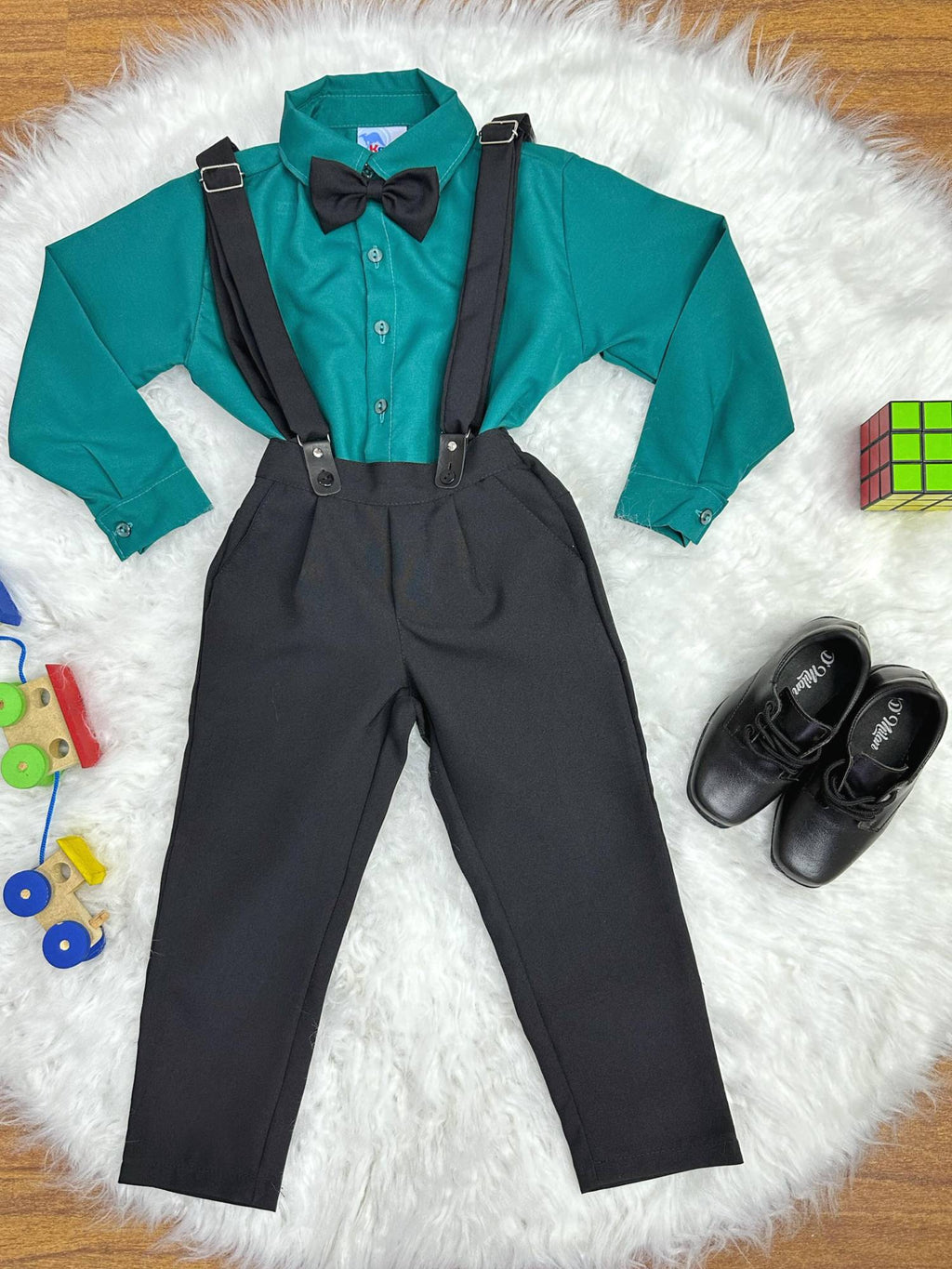 Conjunto Social Verde Escuro com Camisa, Calça, Gravata e Suspensório
