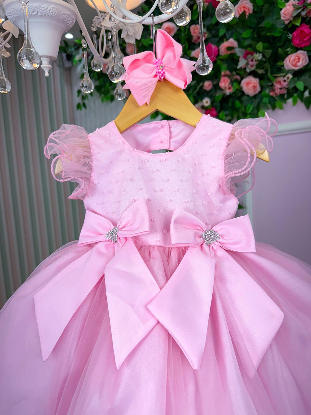 Vestido Rosa Bebê em Tecido Tafeta com Laço e Gola Redonda
