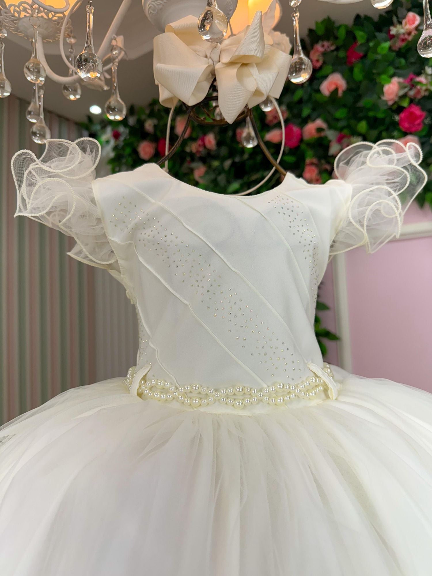 Vestido Infantil Off com Gola Redonda e Laço nas Costas