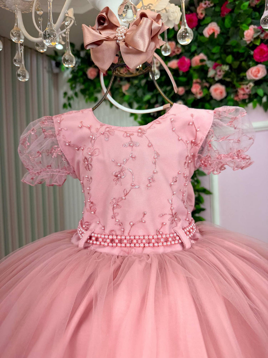 Vestido Infantil em Tafetá com Laço e Gola Redonda na Cor Rosa