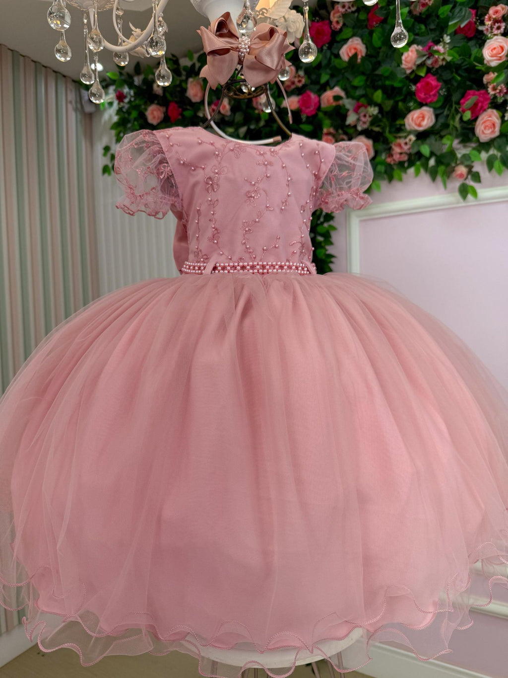 Vestido Infantil em Tafetá com Laço e Gola Redonda na Cor Rosa