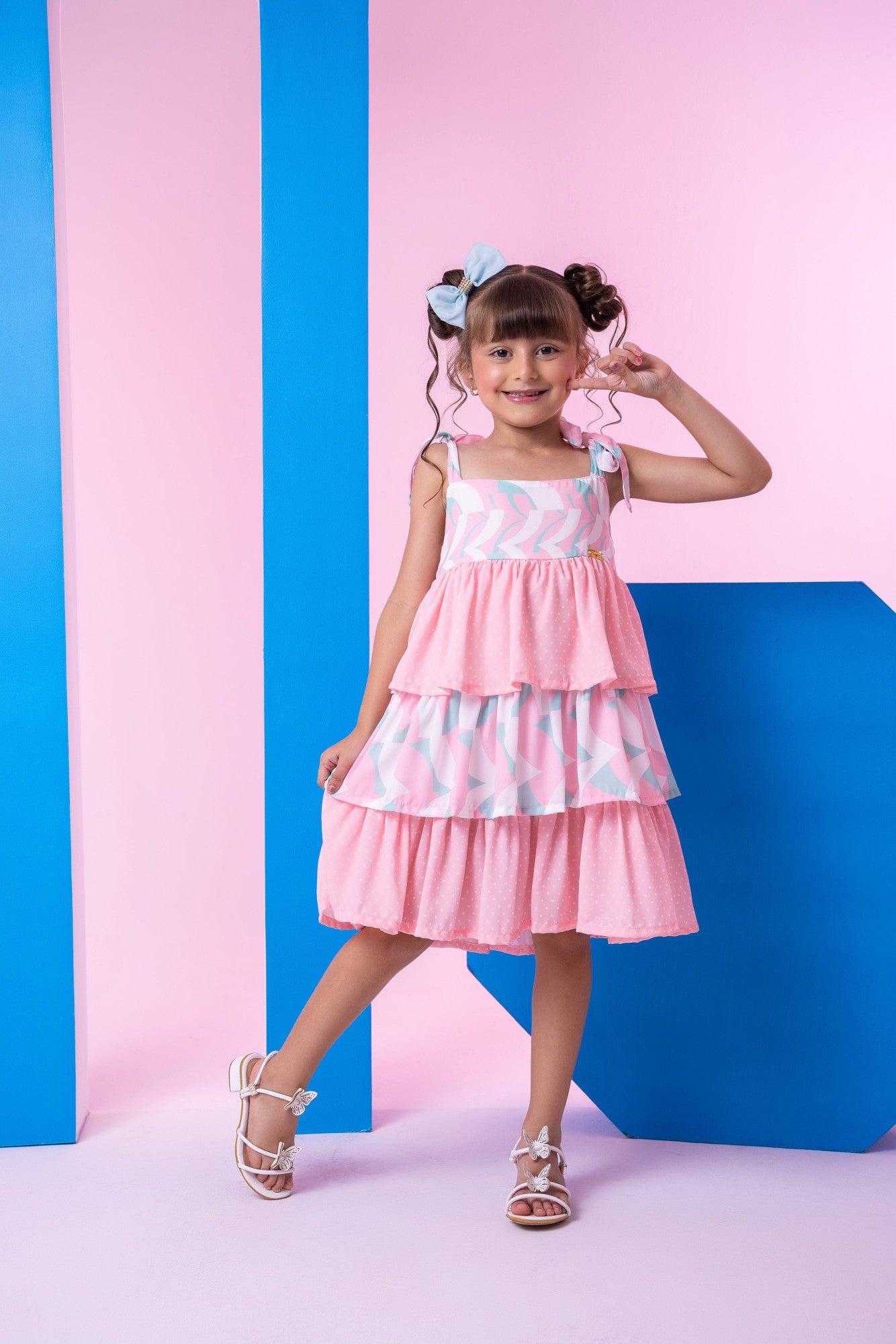 Vestido Rosa em Tecido 100% Poliéster com Alcinhas e Laço