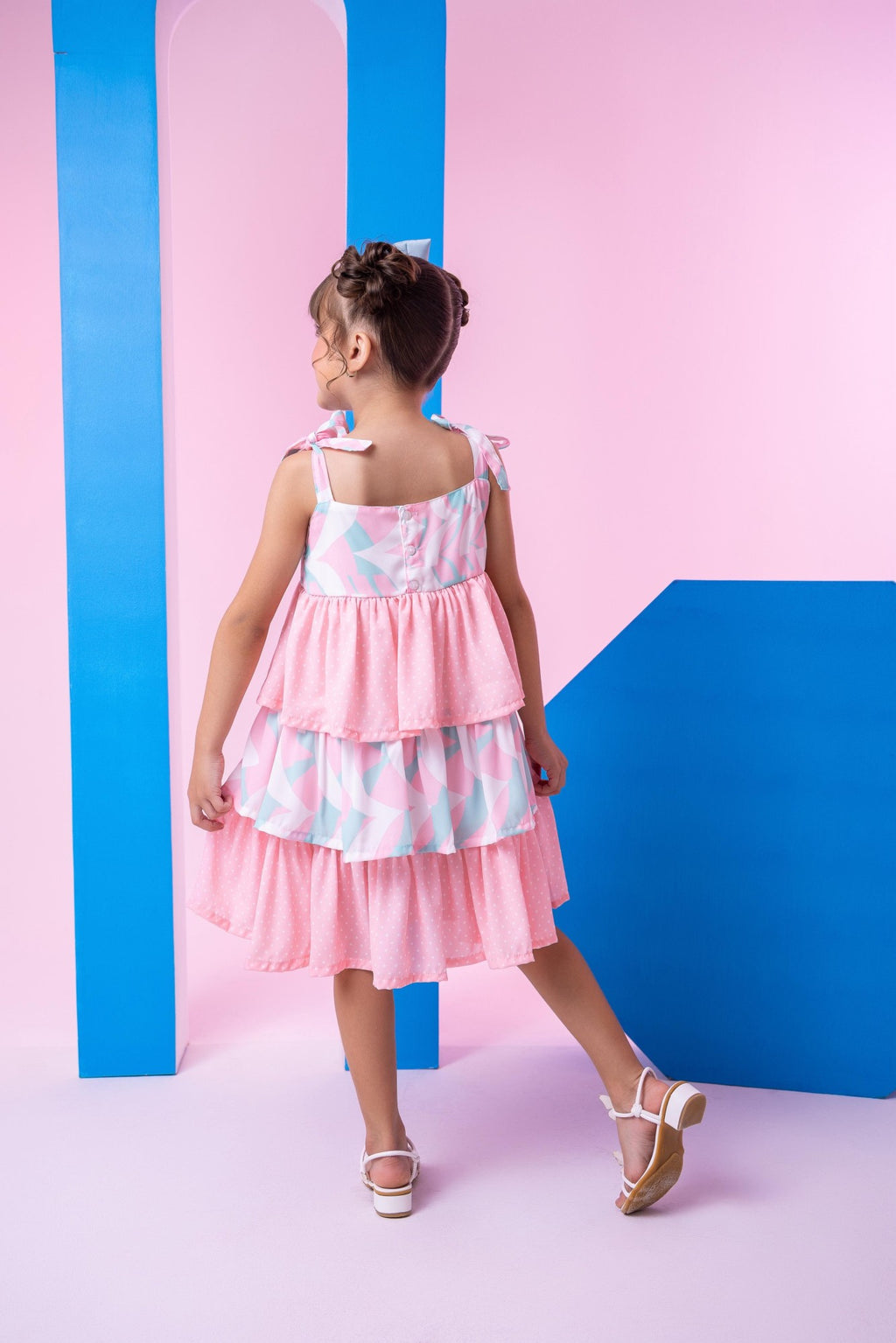 Vestido Rosa em Tecido 100% Poliéster com Alcinhas e Laço