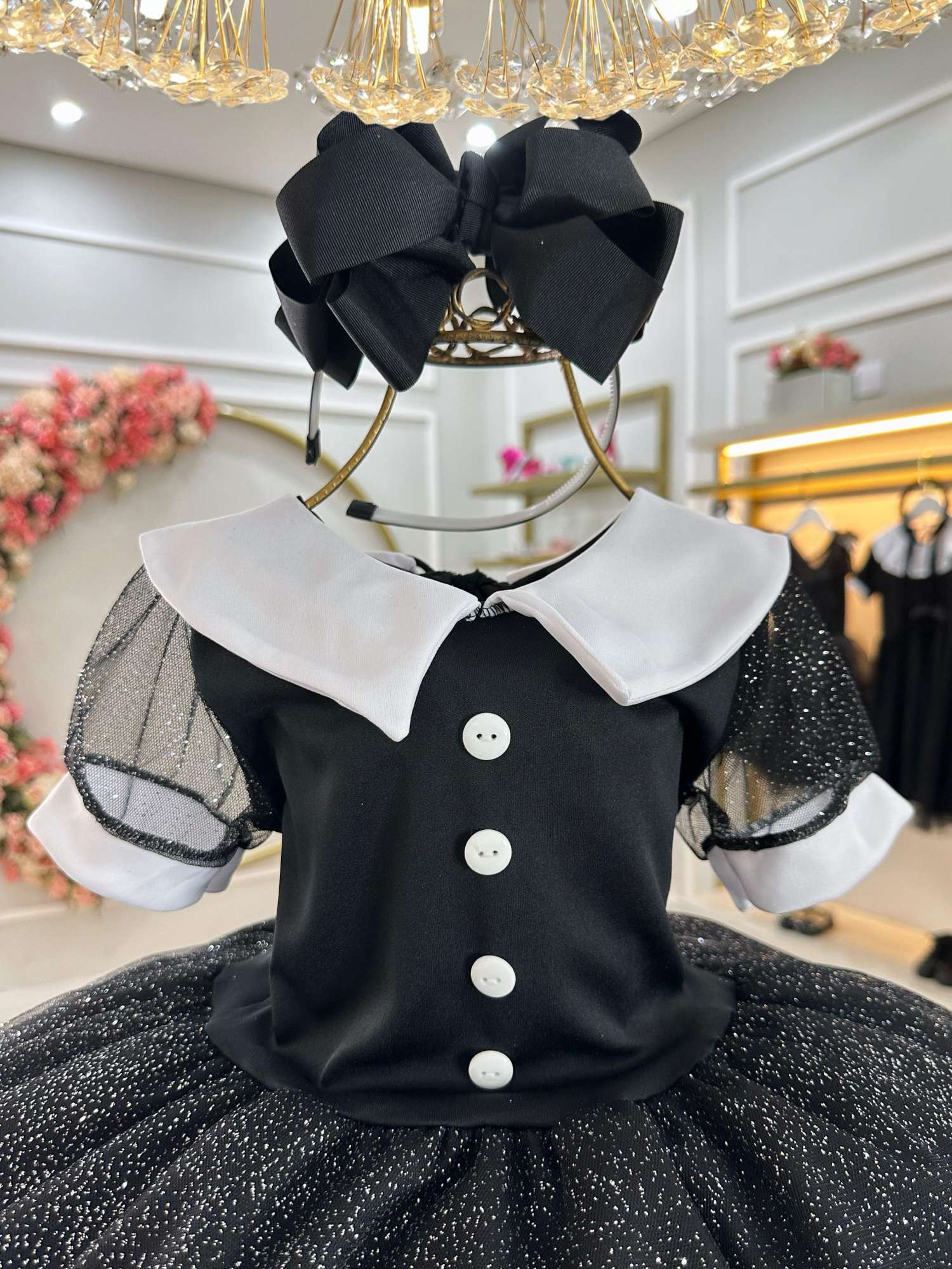 Fantasia Infantil Preto com Gola Branca e Glitter