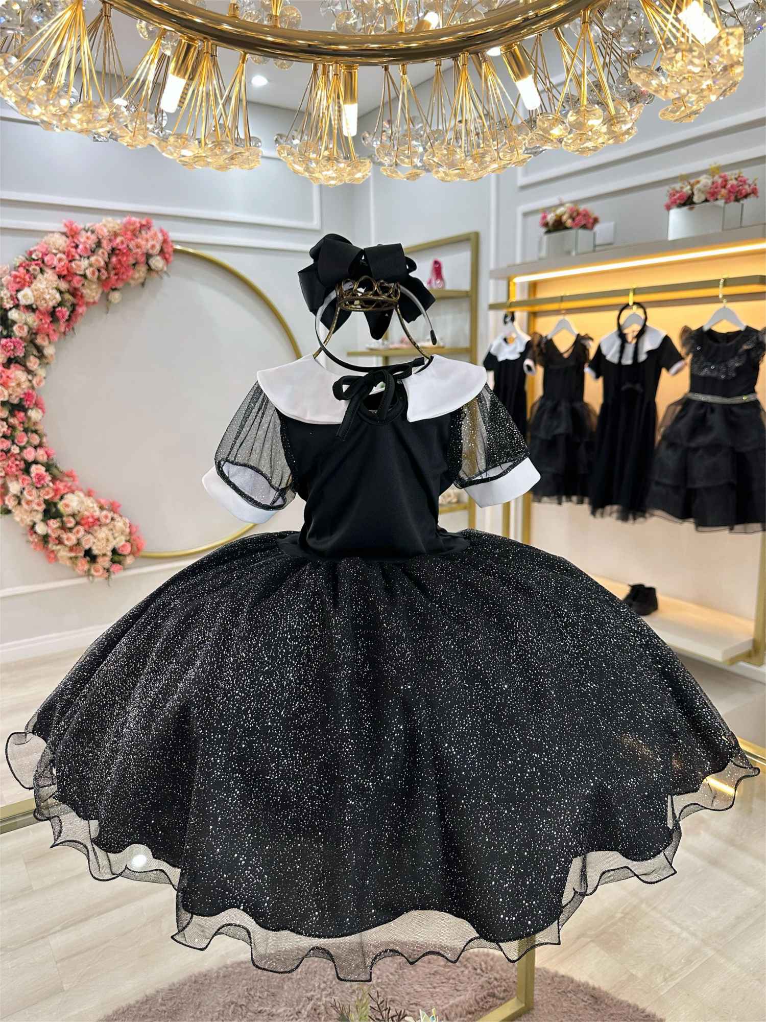 Fantasia Infantil Preto com Gola Branca e Glitter