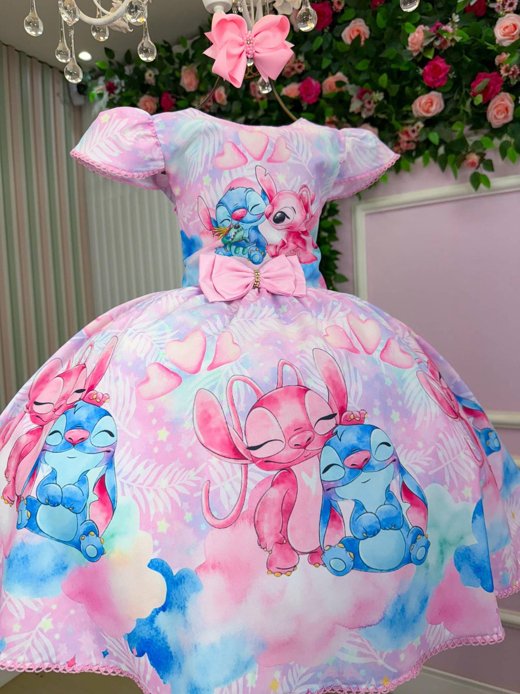 Vestido Temático Infantil em Tafetá com Estampa Stitch e Angel