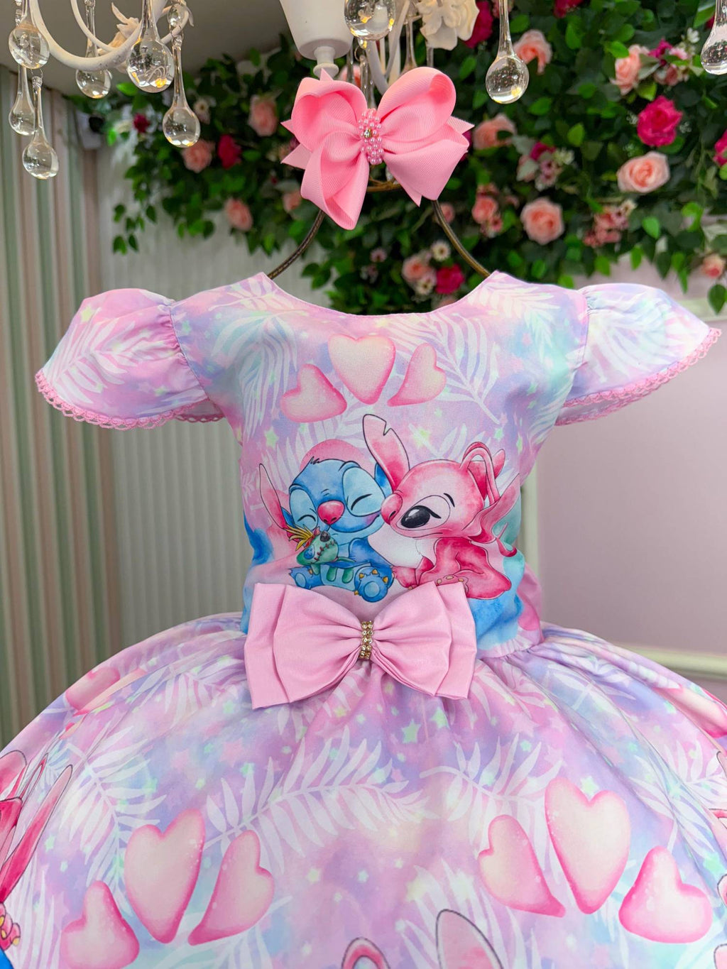 Vestido Temático Infantil em Tafetá com Estampa Stitch e Angel