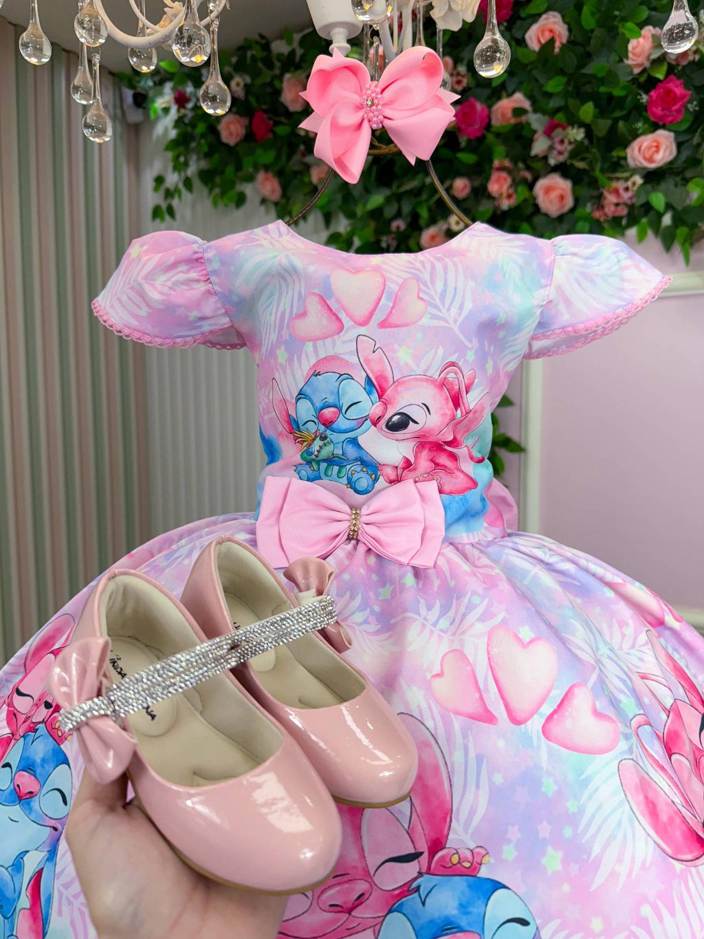 Vestido Temático Infantil em Tafetá com Estampa Stitch e Angel