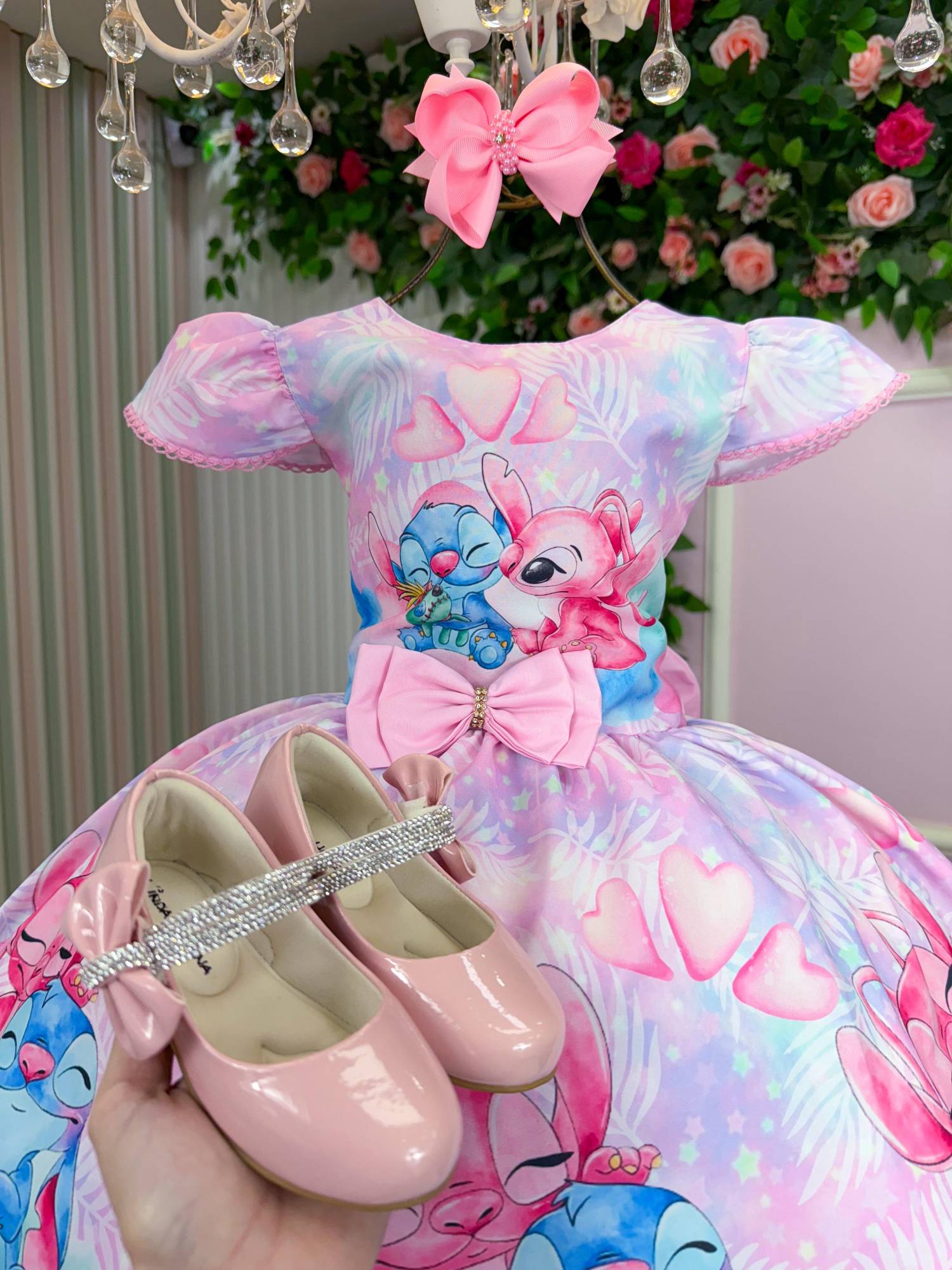 Vestido Temático Infantil em Tafetá com Estampa Stitch e Angel