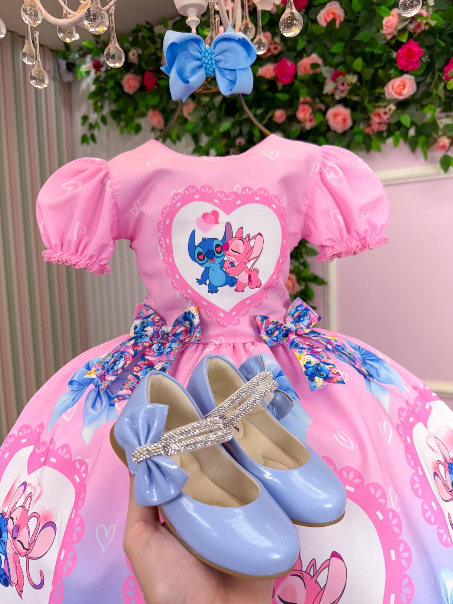 Vestido Temático em Tafetá com Estampa de Stitch e Angel para Festas