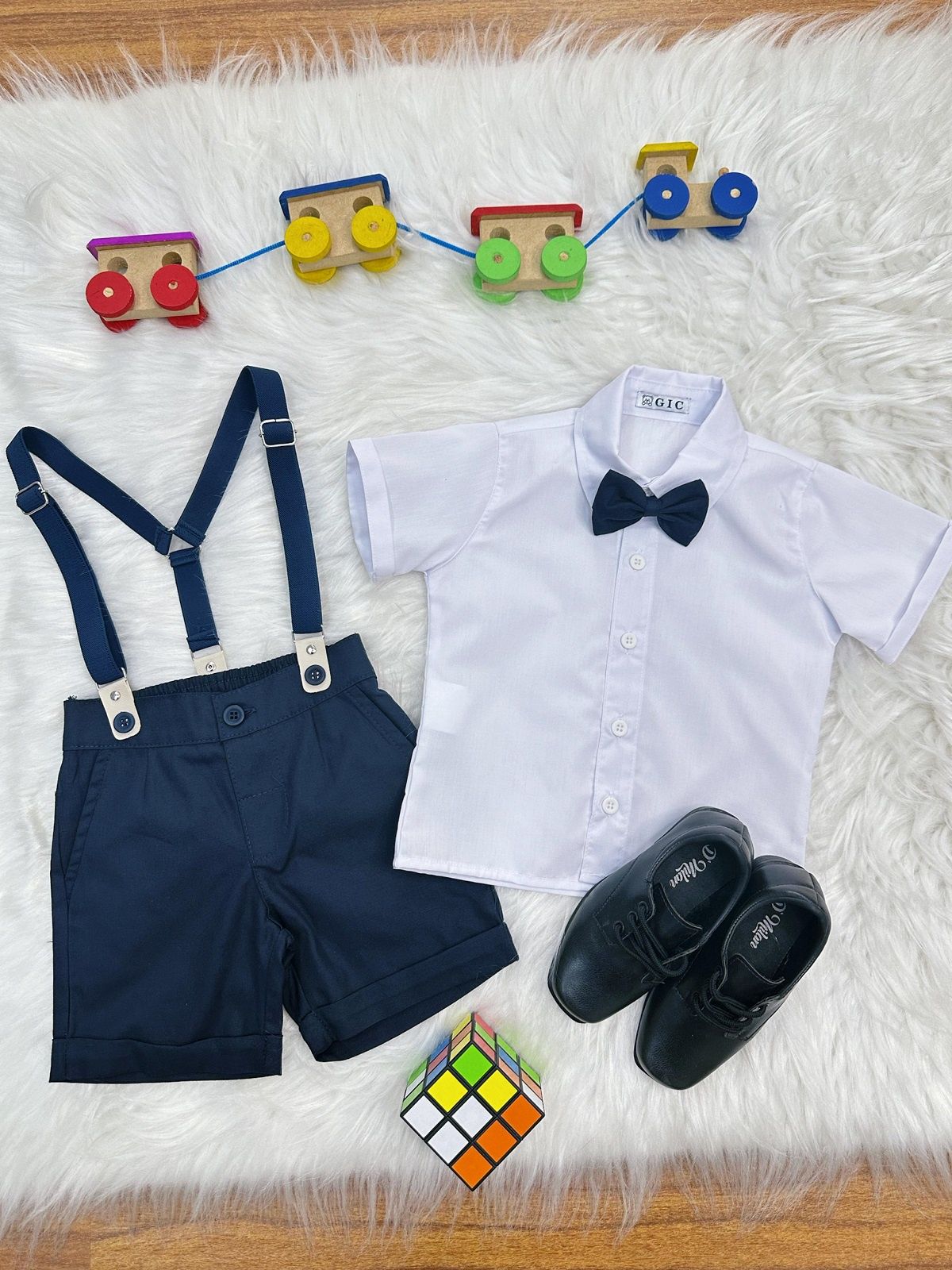 Conjunto Social Luxo Camisa Branca Bermuda e Suspensório Azul Escuro