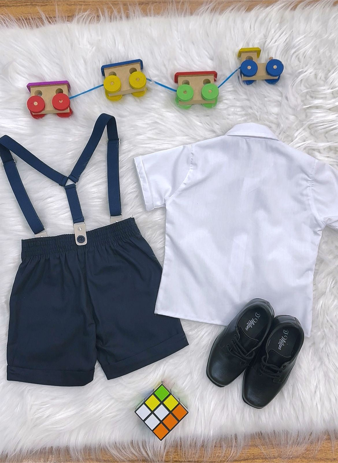 Conjunto Social Luxo Camisa Branca Bermuda e Suspensório Azul Escuro