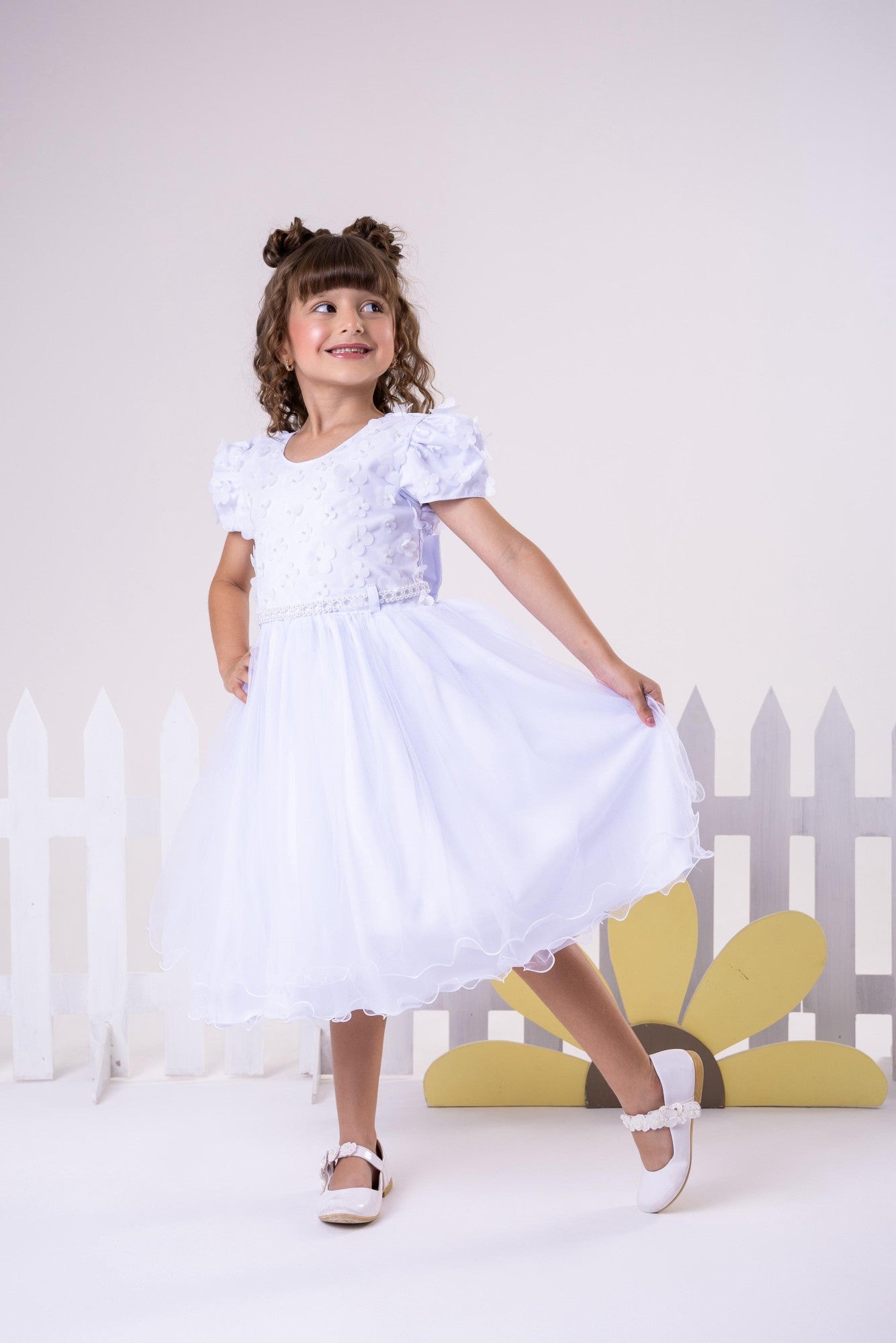 Vestido Infantil Branco em Tecido Tafeta com Laço para Meninas