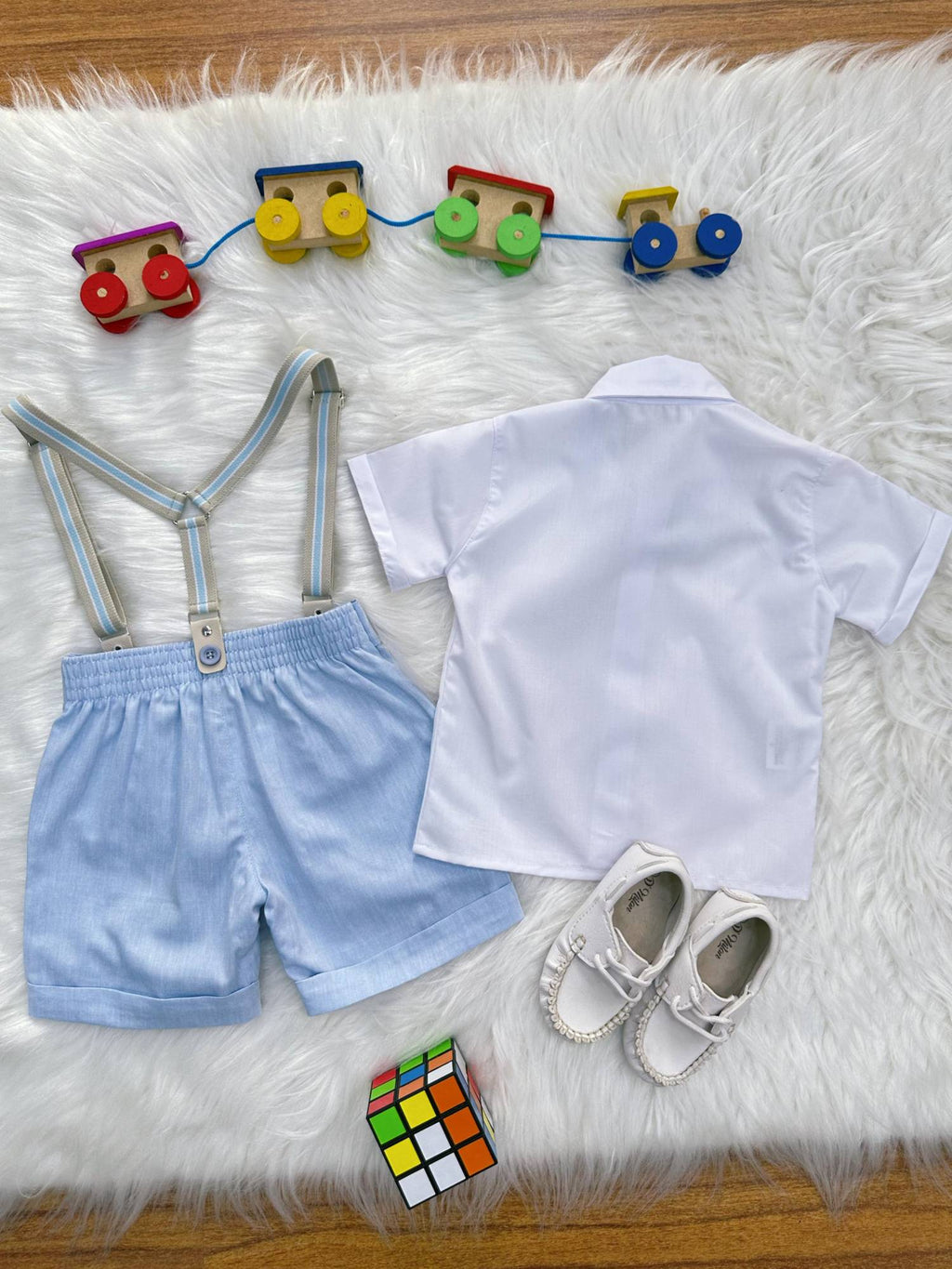 Conjunto Social Pajem Camisa Branca Bermuda e Suspensório Azul Claro