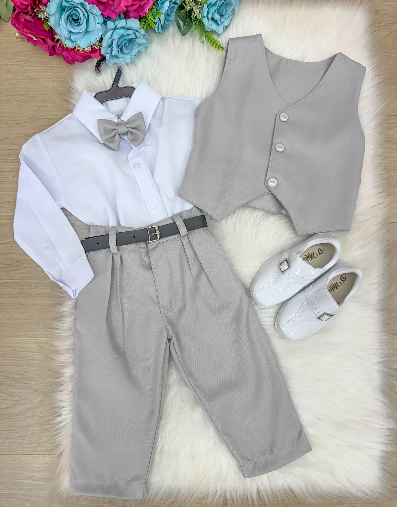 Conjunto Social Cinza Claro com Colete em Microfibra e Twill