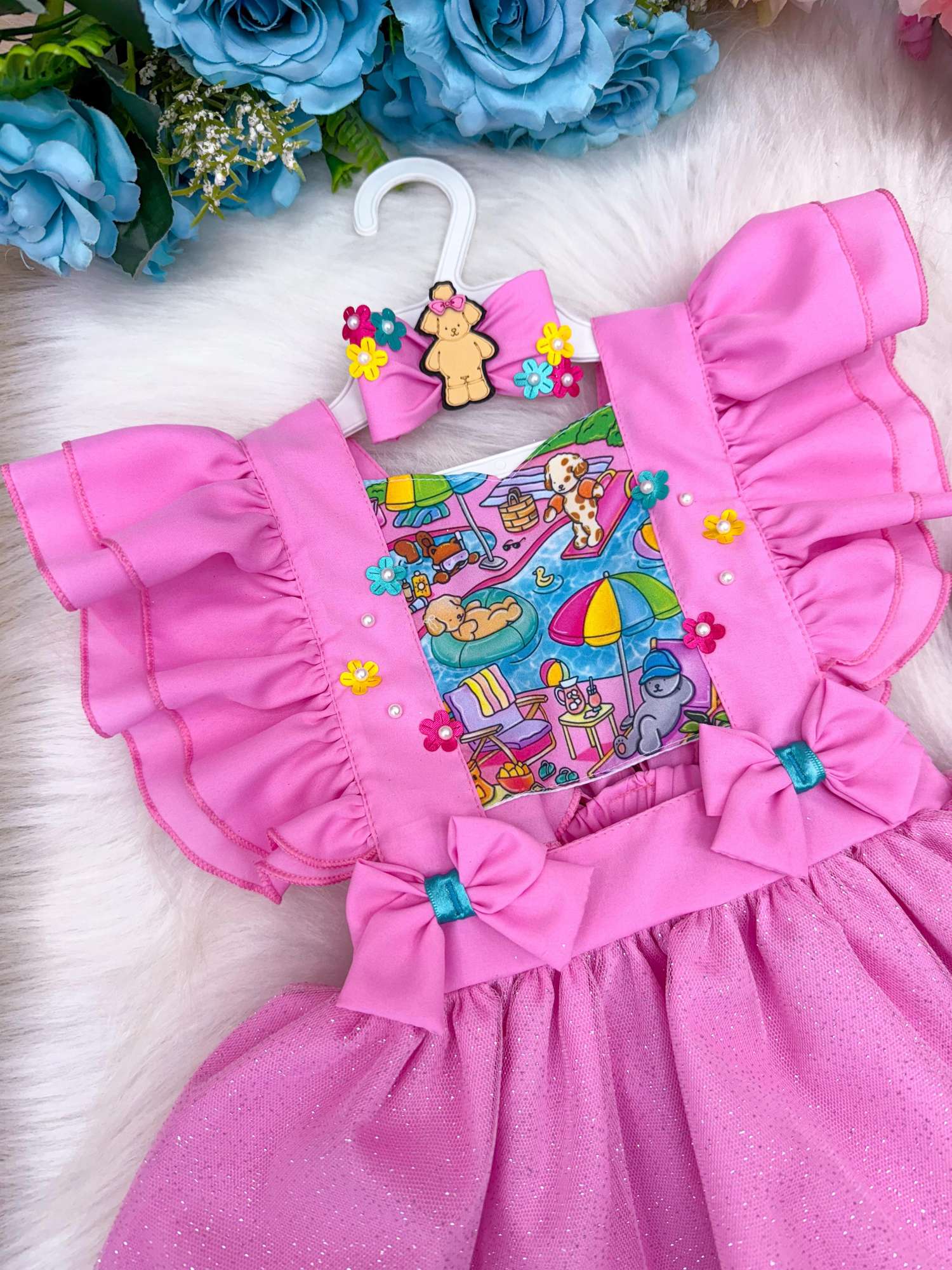 Vestido Infantil Temático em Tecido 100% Poliéster com Laço de Cabelo