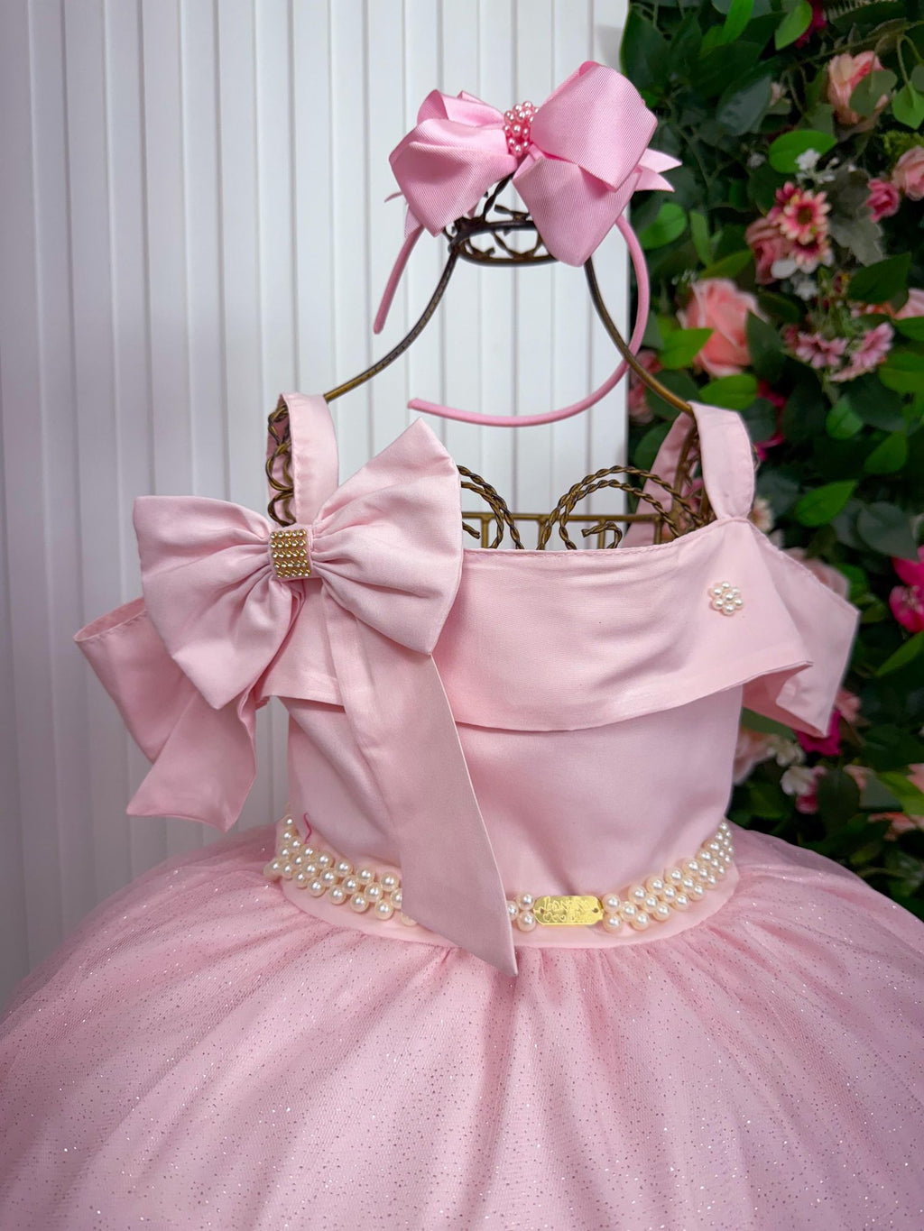 Vestido Longo Rosa Bebê em Tecido Techno Sport com Laço e Cinto de Pérolas