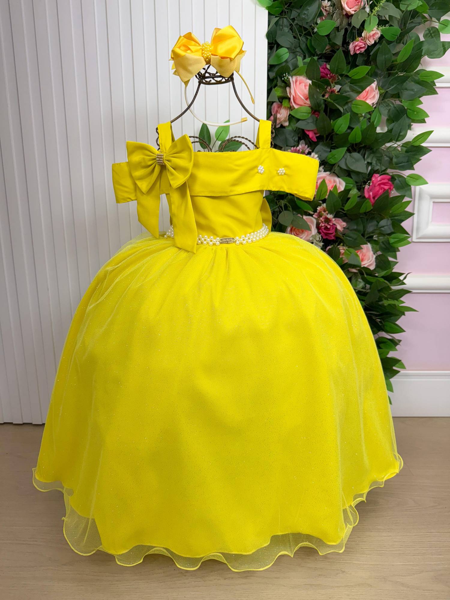 Vestido Longo Amarelo Doce Elegância em Tecido Techno Sport