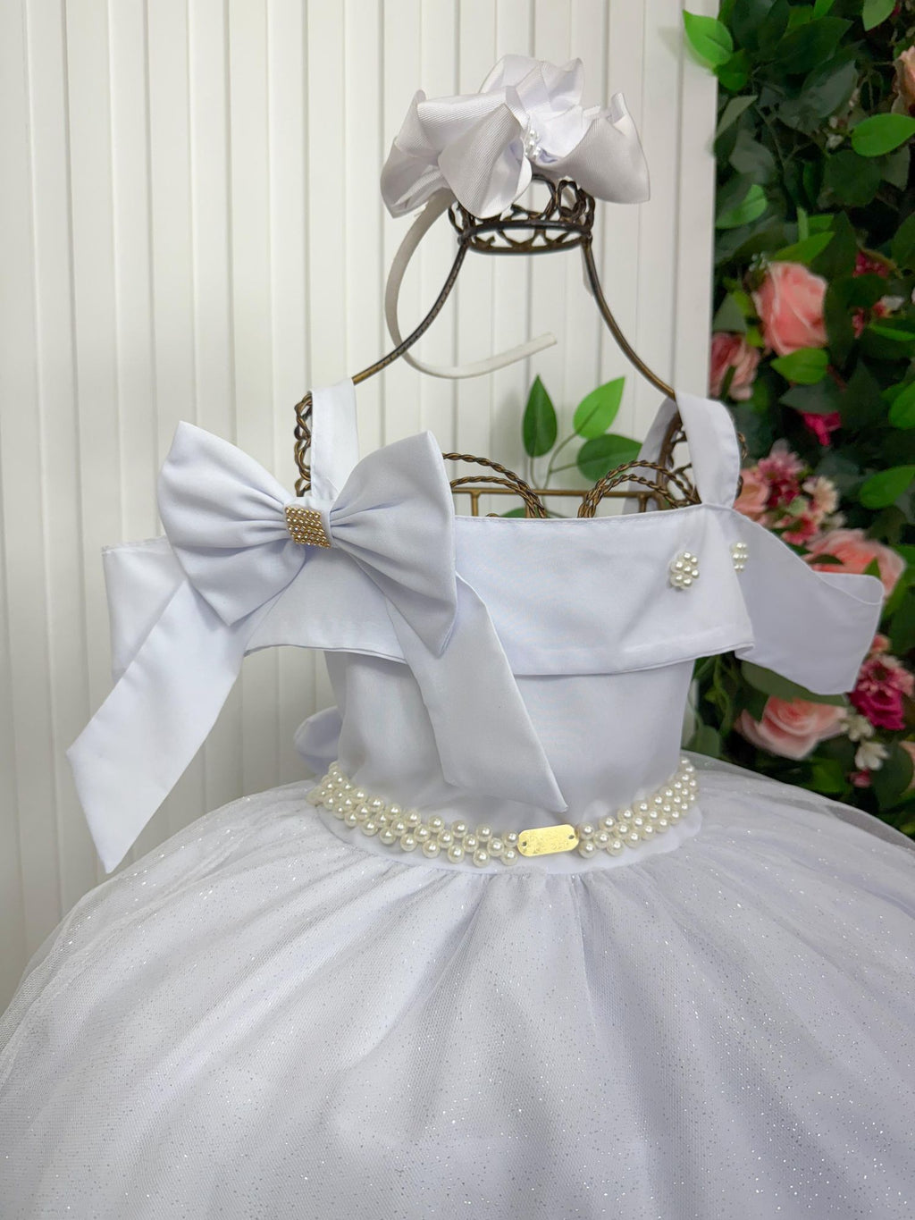 Vestido Longo Branco Doce Elegância em Tecido Techno Sport