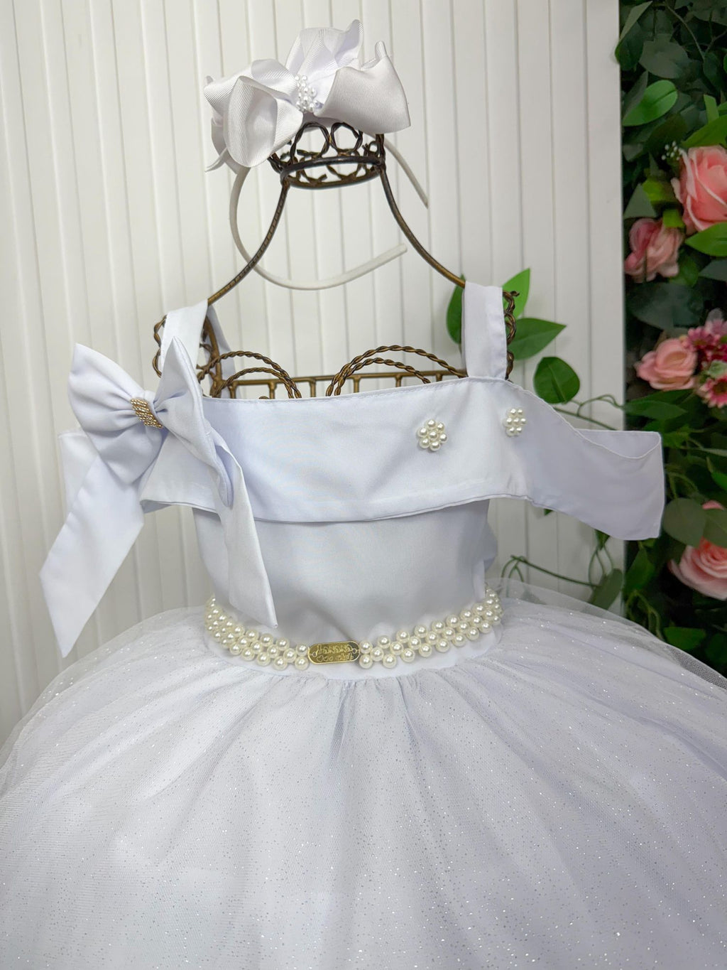 Vestido Longo Branco Doce Elegância em Tecido Techno Sport